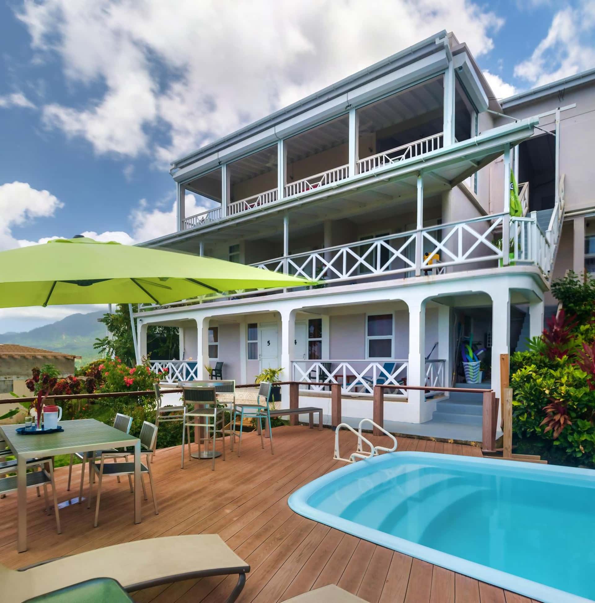 The Champs - hotel in Blanca Heights, Portsmouth