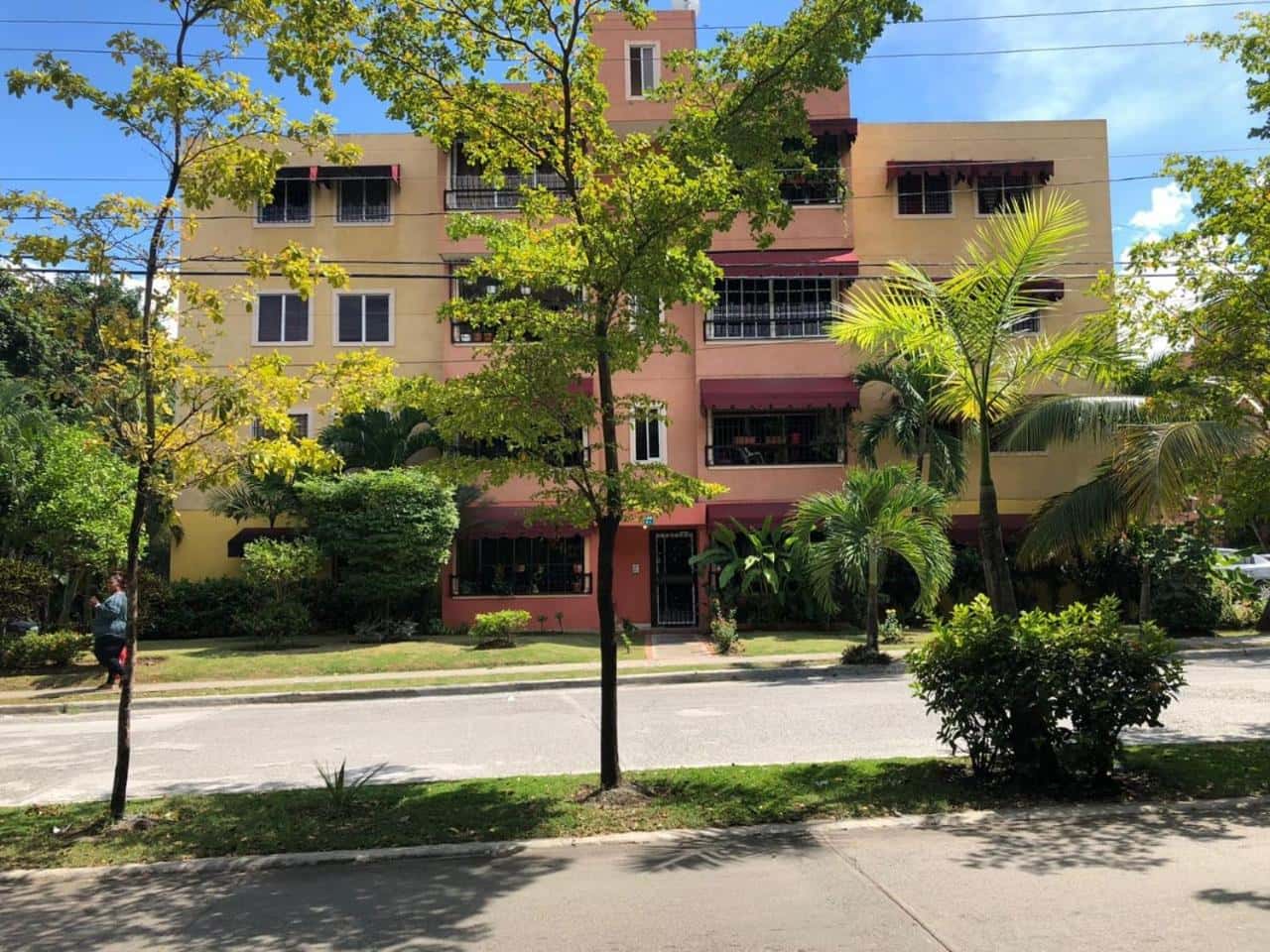 Vistabalcon Aire y Neflix - hotel in Residencial Pablo Mella Morales, La Guáyiga