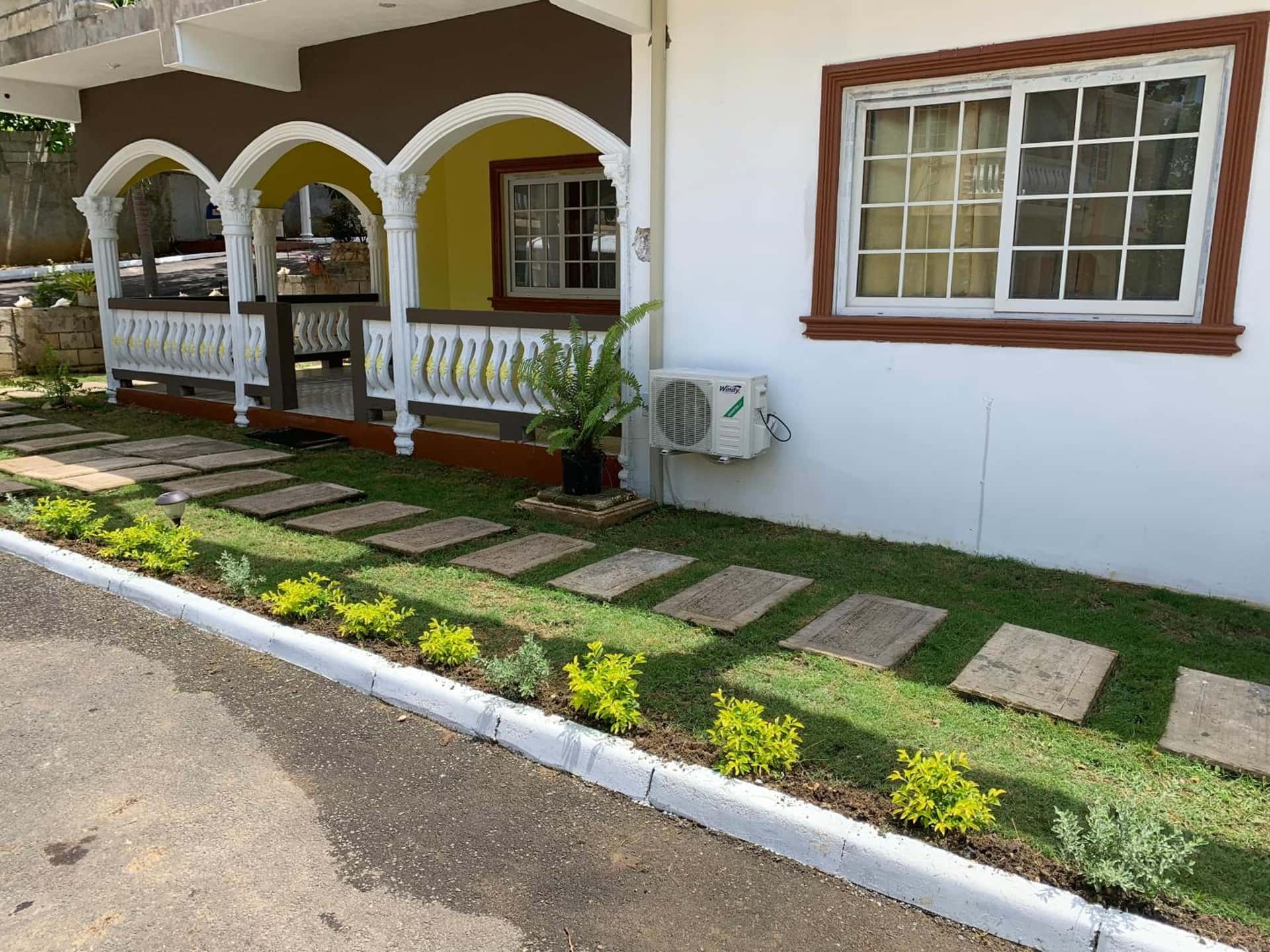 Mini Cozy Lodging - hotel in Culloden District, Whitehouse P.O., Culloden