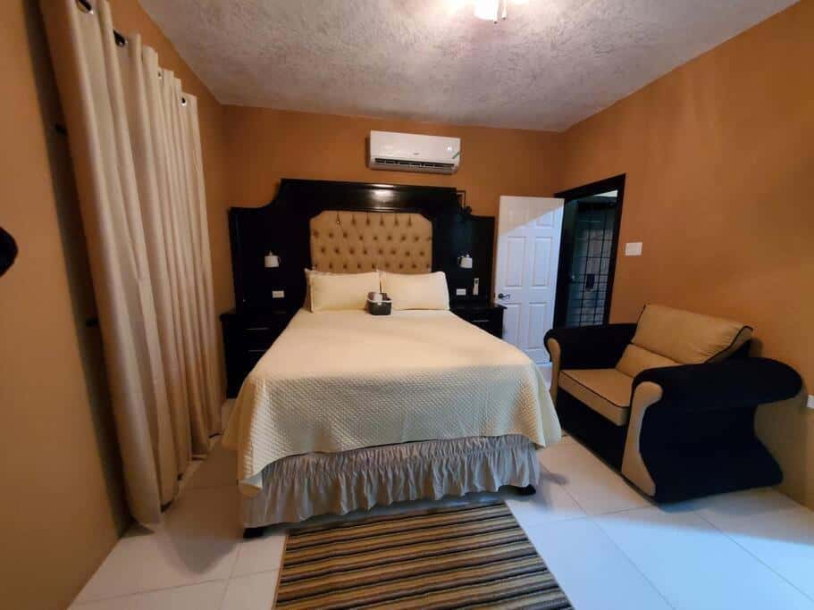 Home Away From Home - hotel in Harris Glades, Four Paths