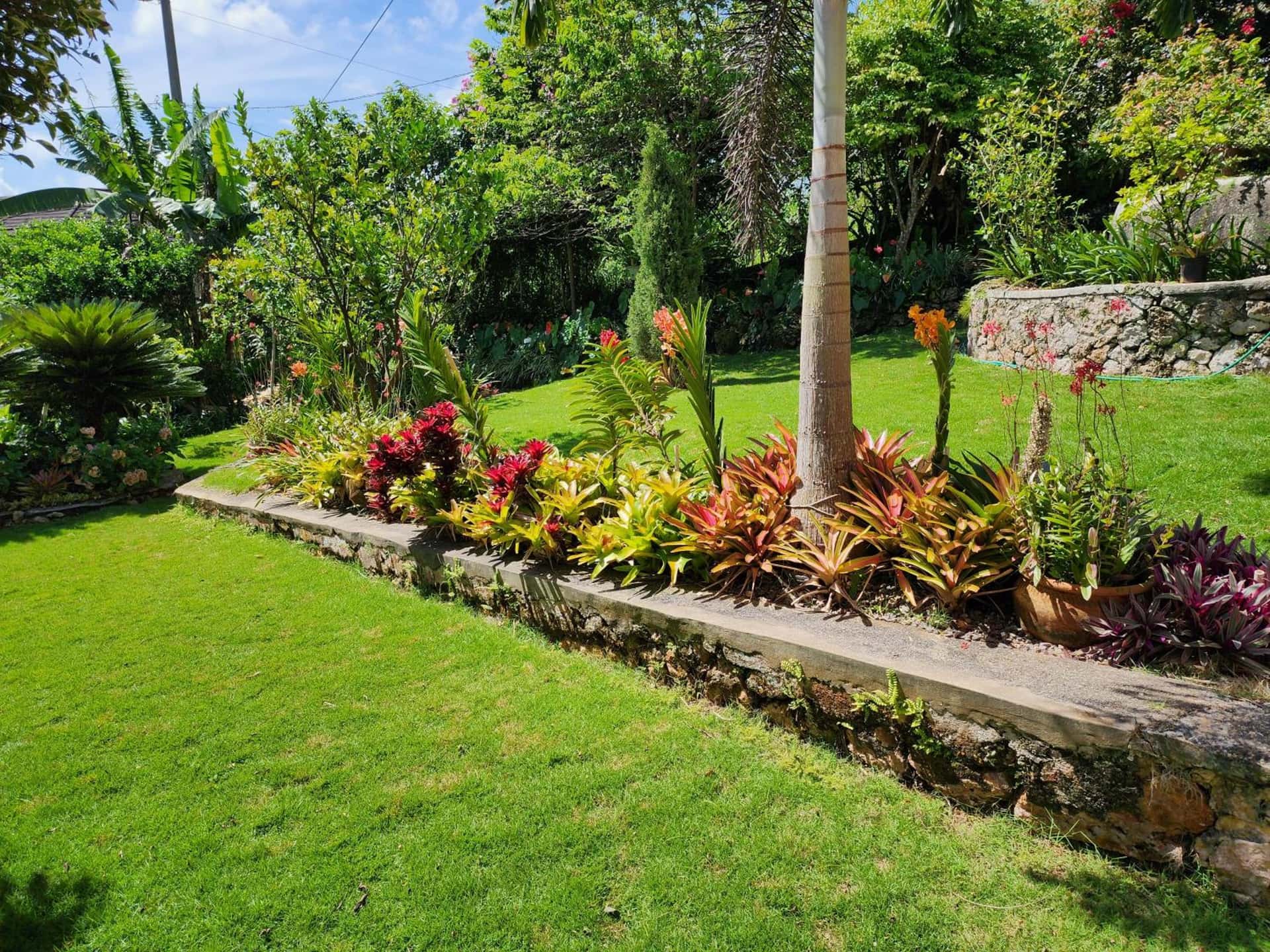 The Villa Retreat - hotel in 1 Villa Vale Close, Mandeville