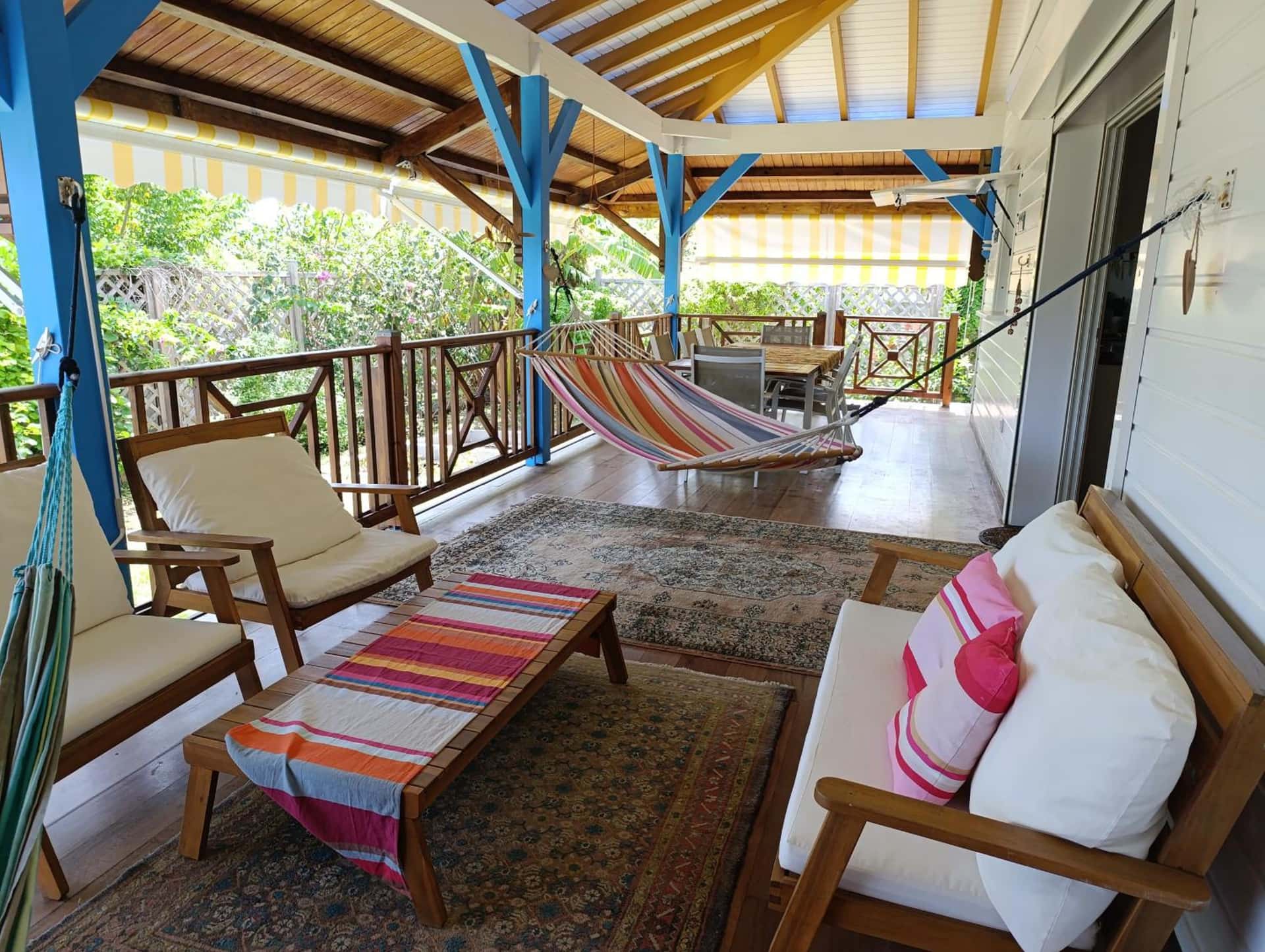Chambre créole et sa salle de bain chez Michelle - hotel in Rue Jean Noël KARAT, Grande Anse