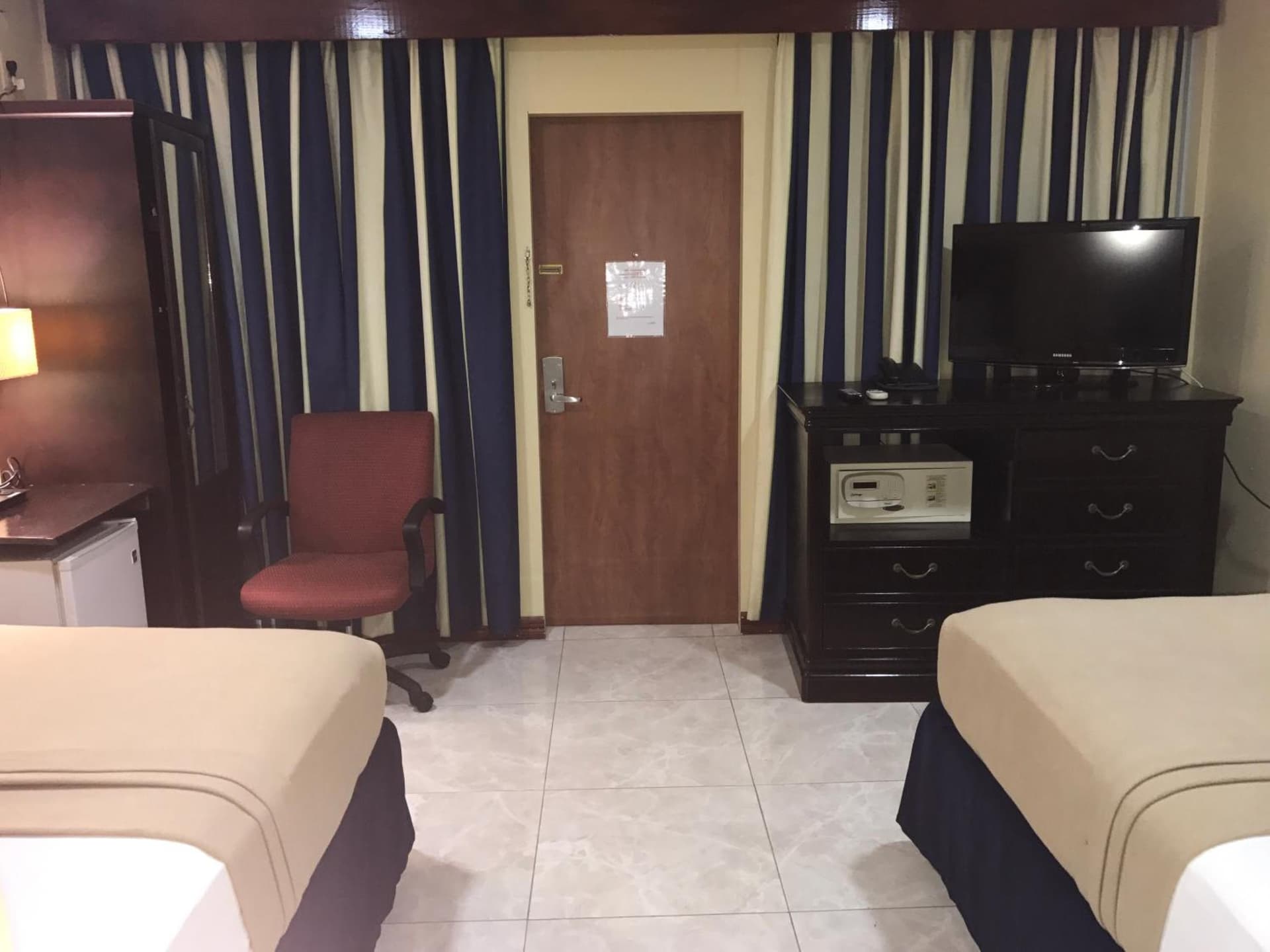 Airport Suites Hotel - Photo 14