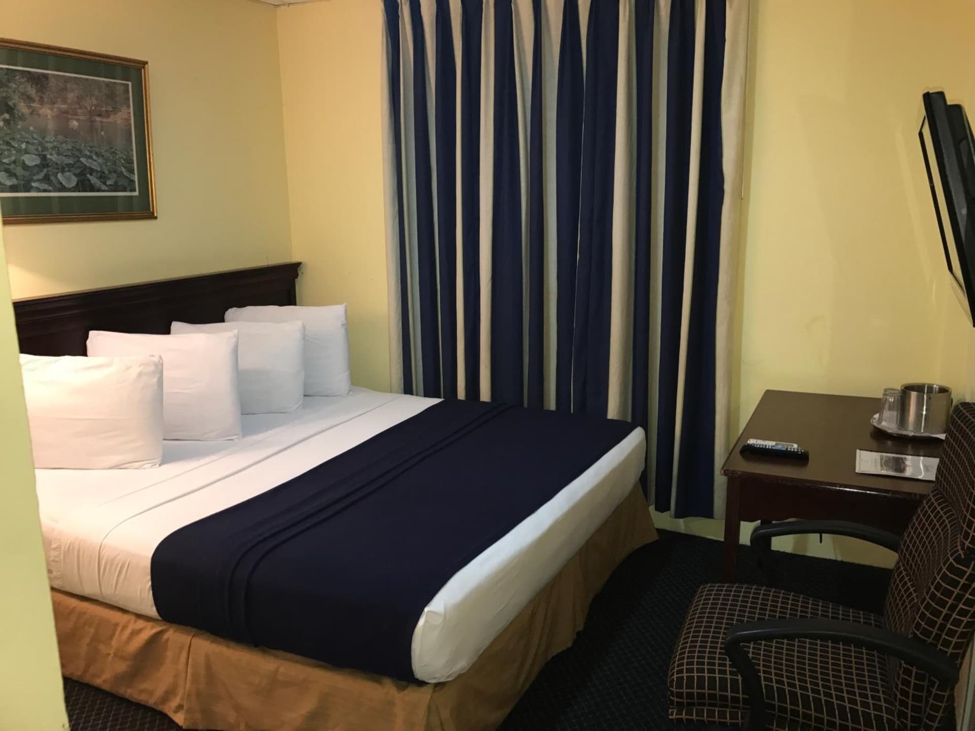 Airport Suites Hotel - Photo 21