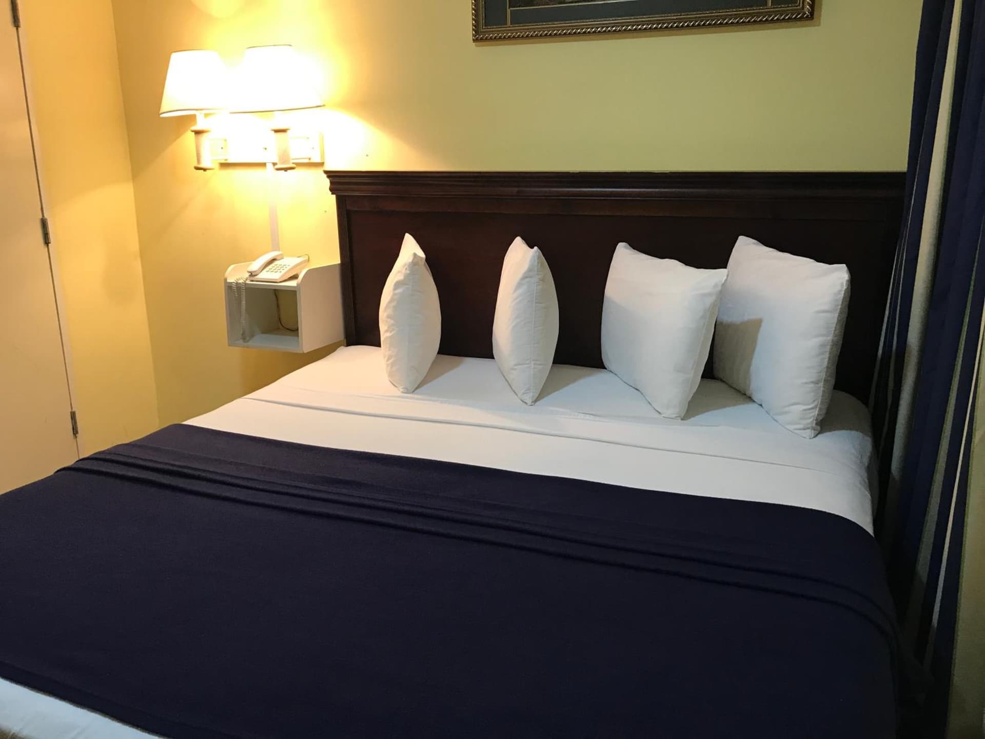 Airport Suites Hotel - Photo 17