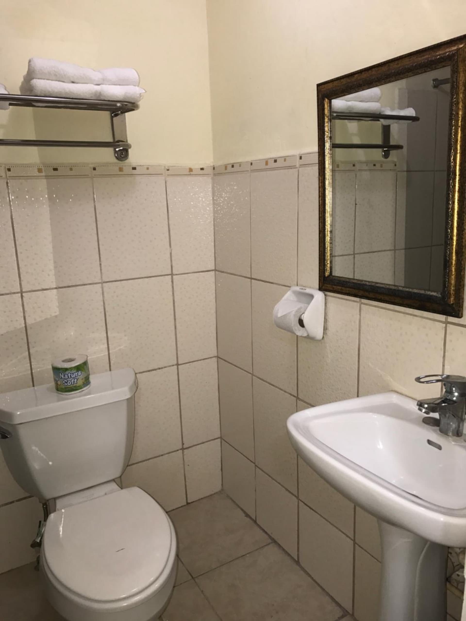 Airport Suites Hotel - Photo 27