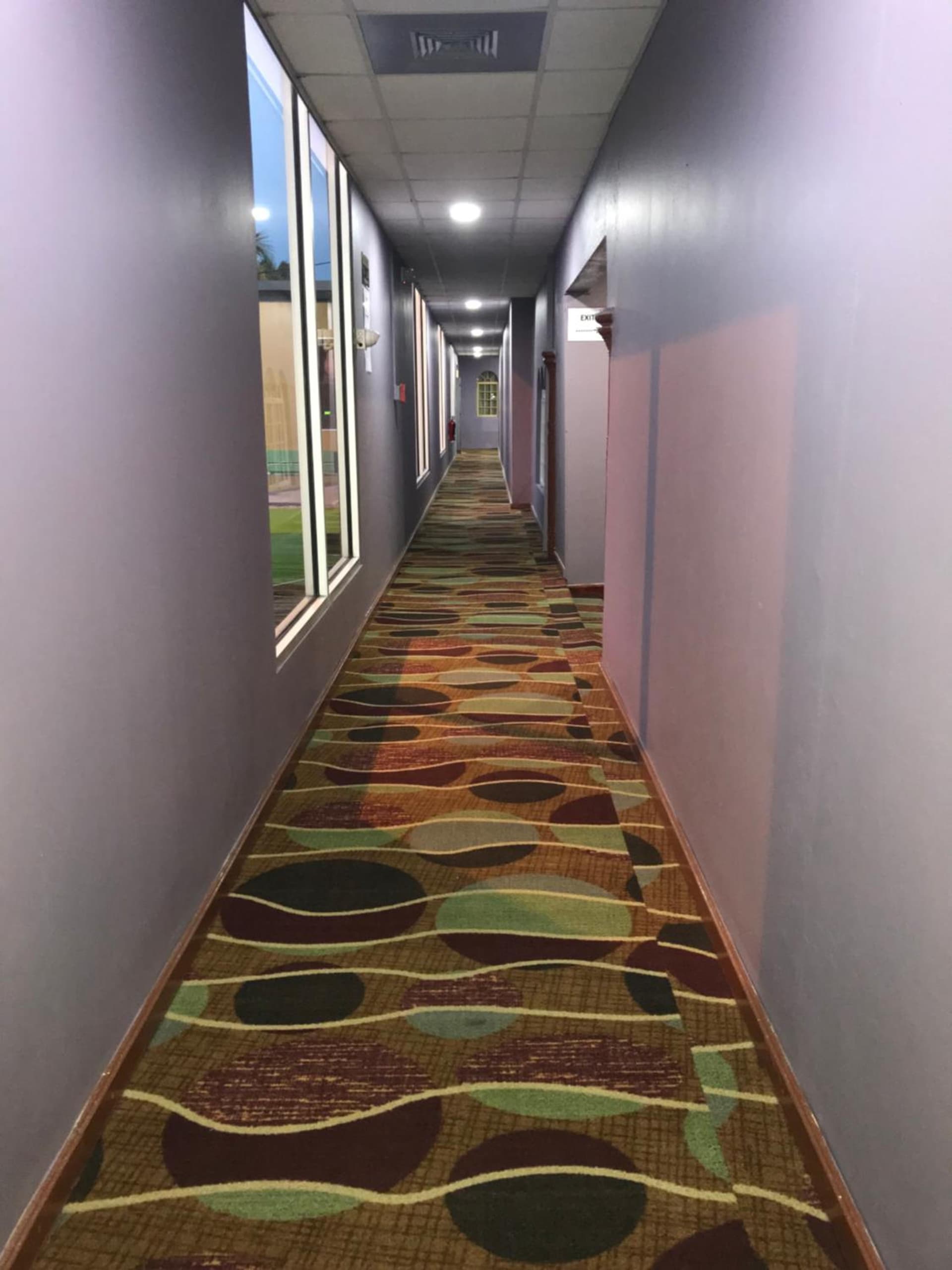 Airport Suites Hotel - Photo 6