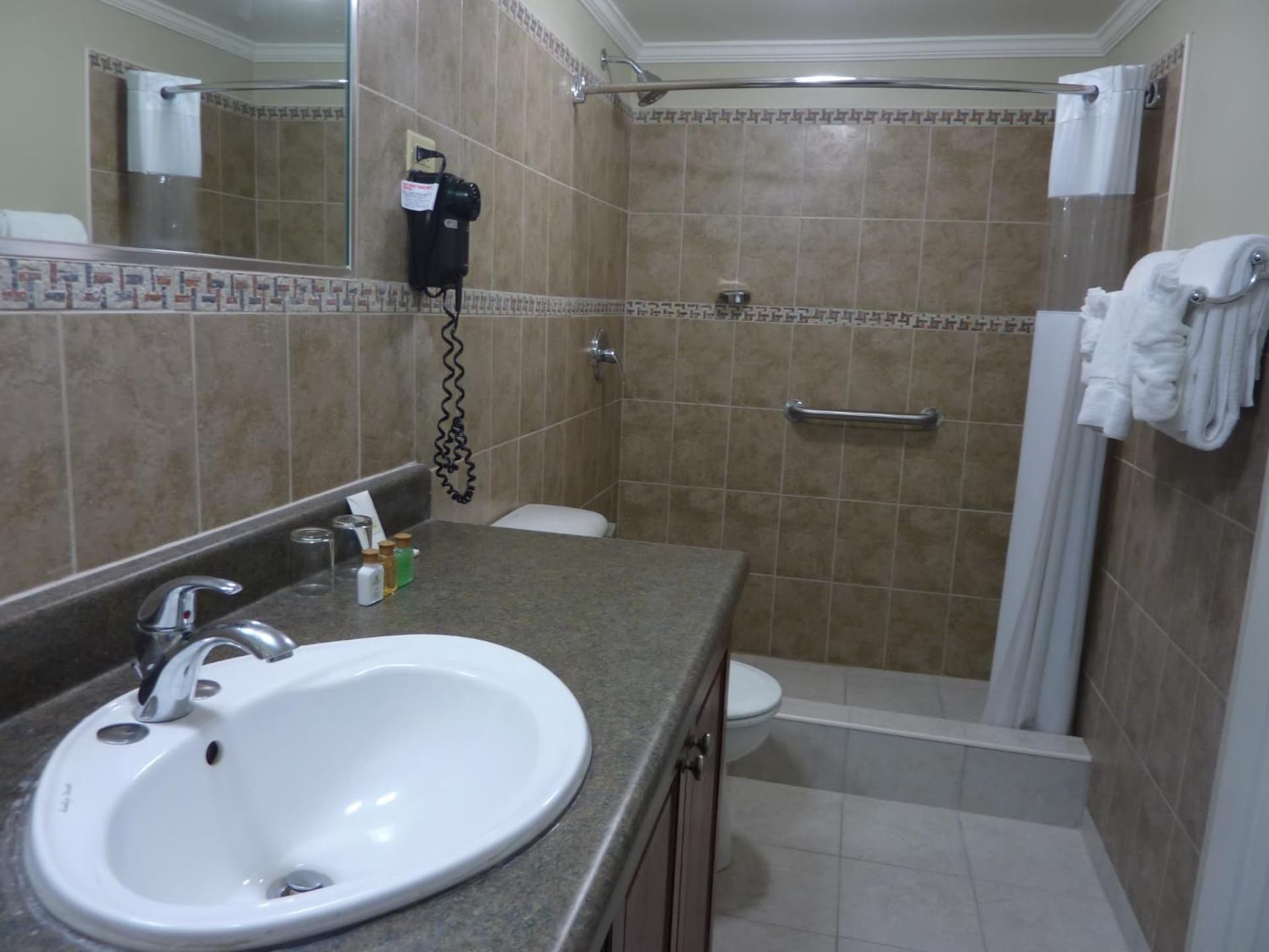 Cara Hotels Trinidad - Photo 39