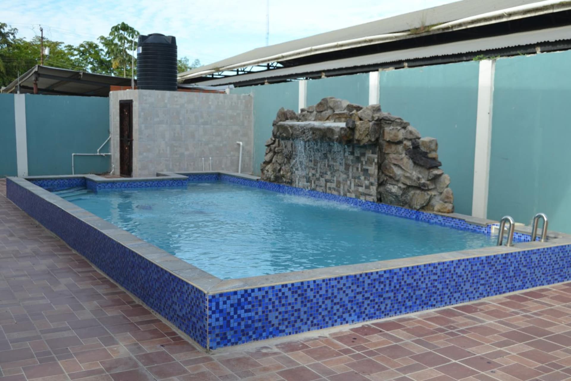 Metro Hotel Couva - Photo 12