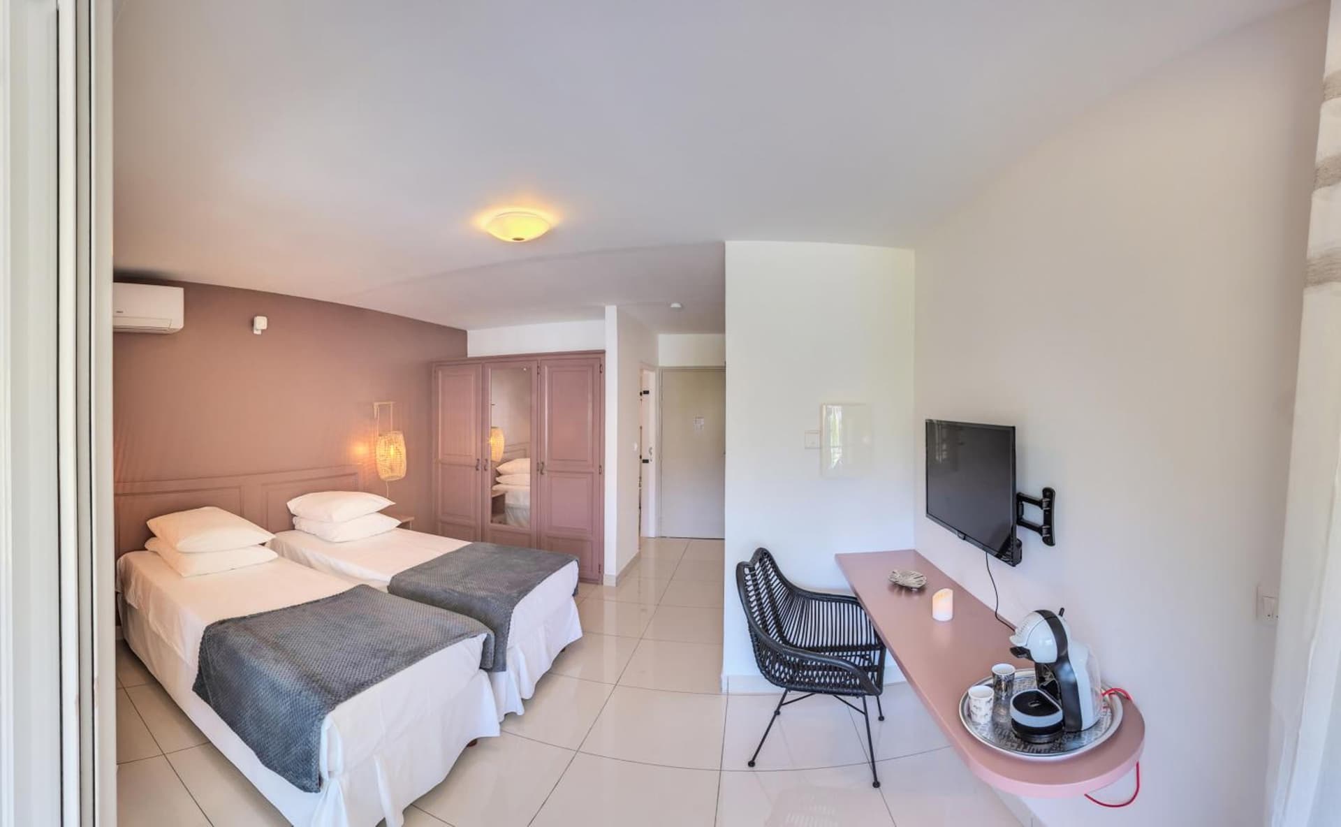 Hotel Pelican - Photo 38