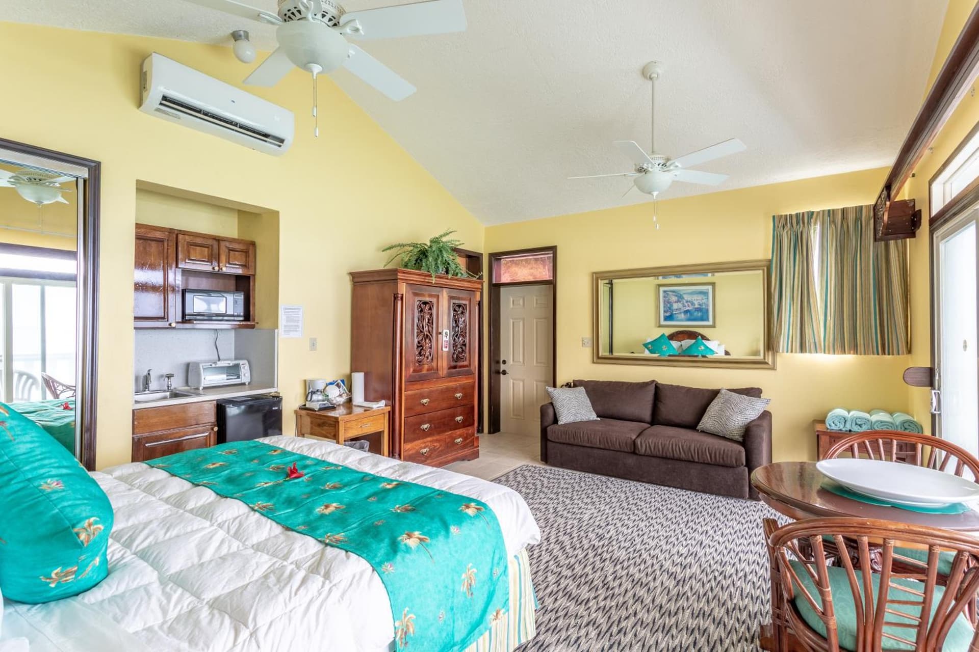 Sebastian's on the beach hotel - Photo 3