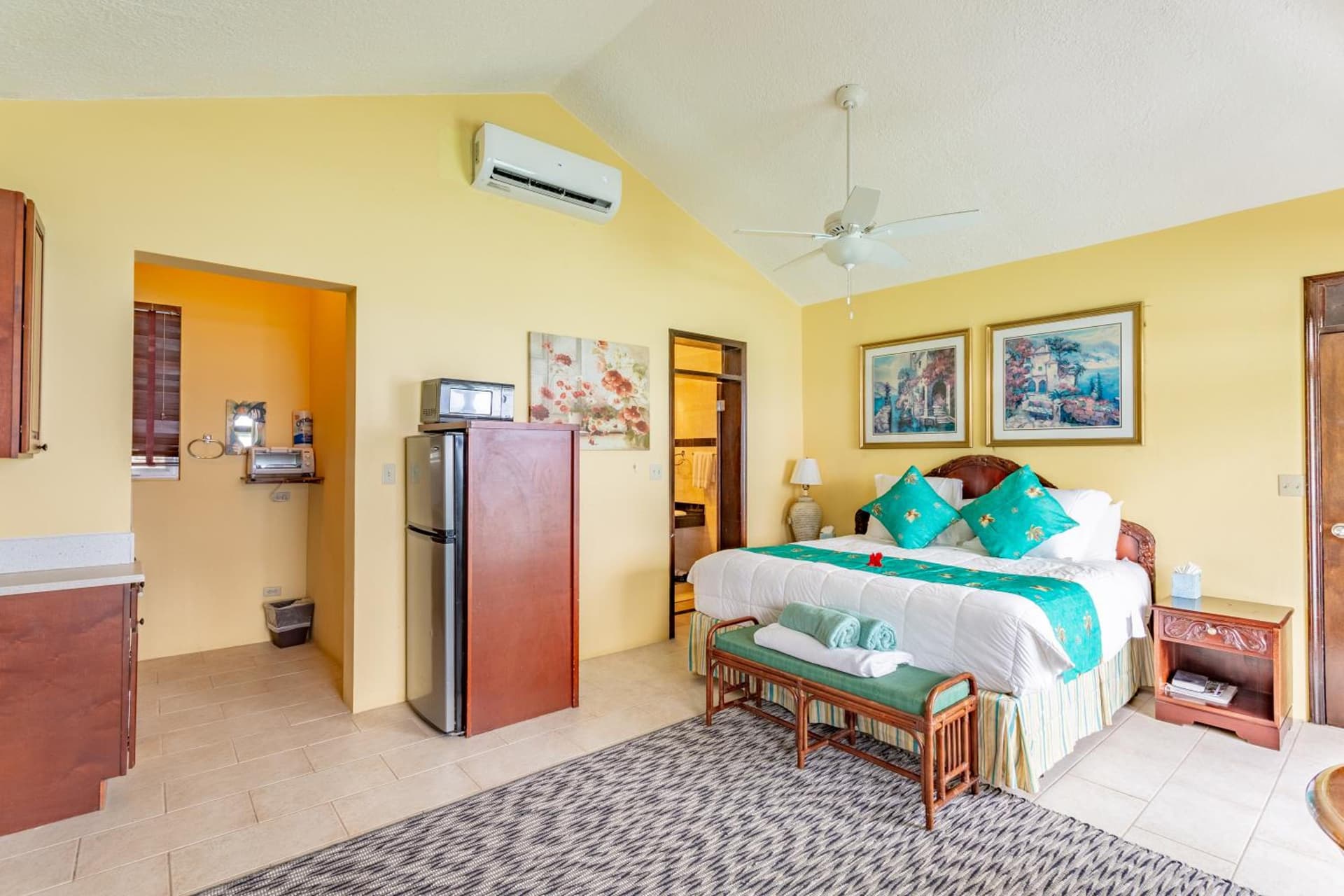 Sebastian's on the beach hotel - Photo 63