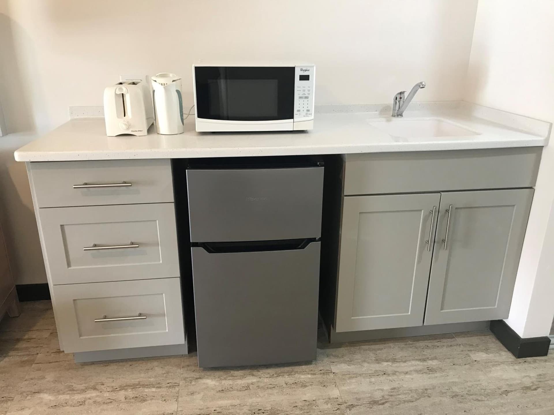 Coconut Court Beach Hotel - Photo 32