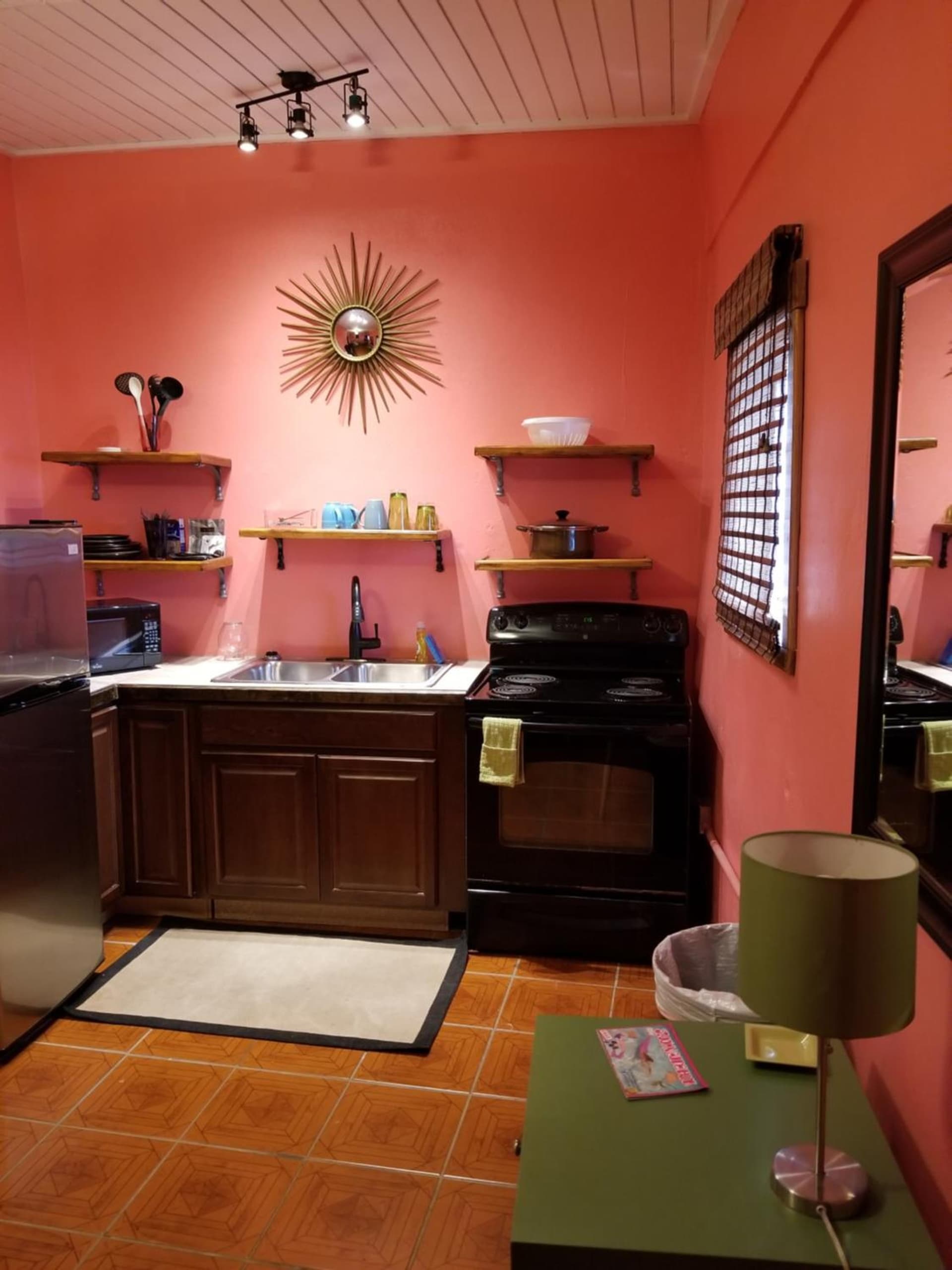 St John Inn - Photo 2