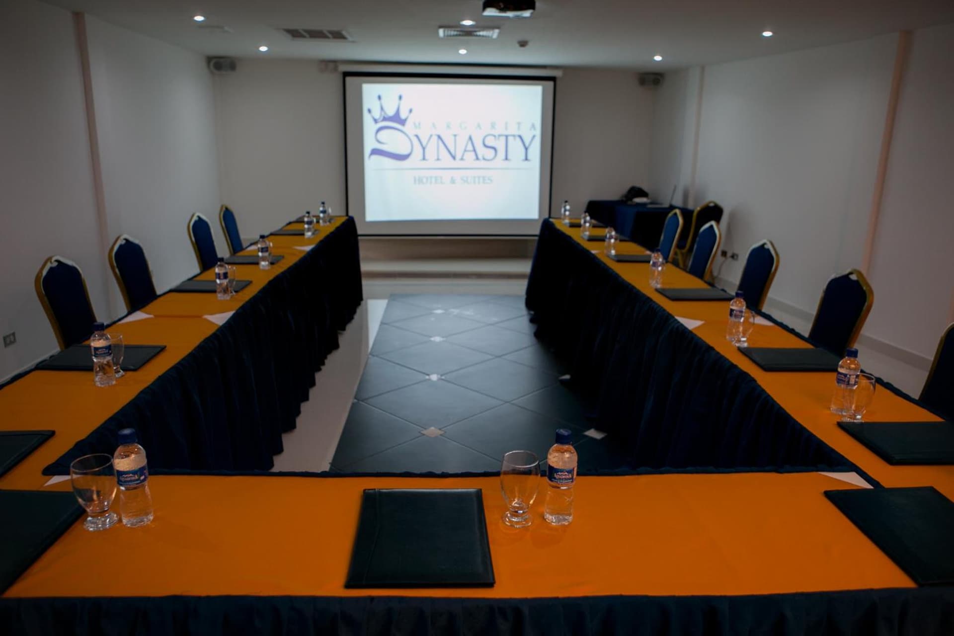 Hotel Margarita Dynasty - Photo 32