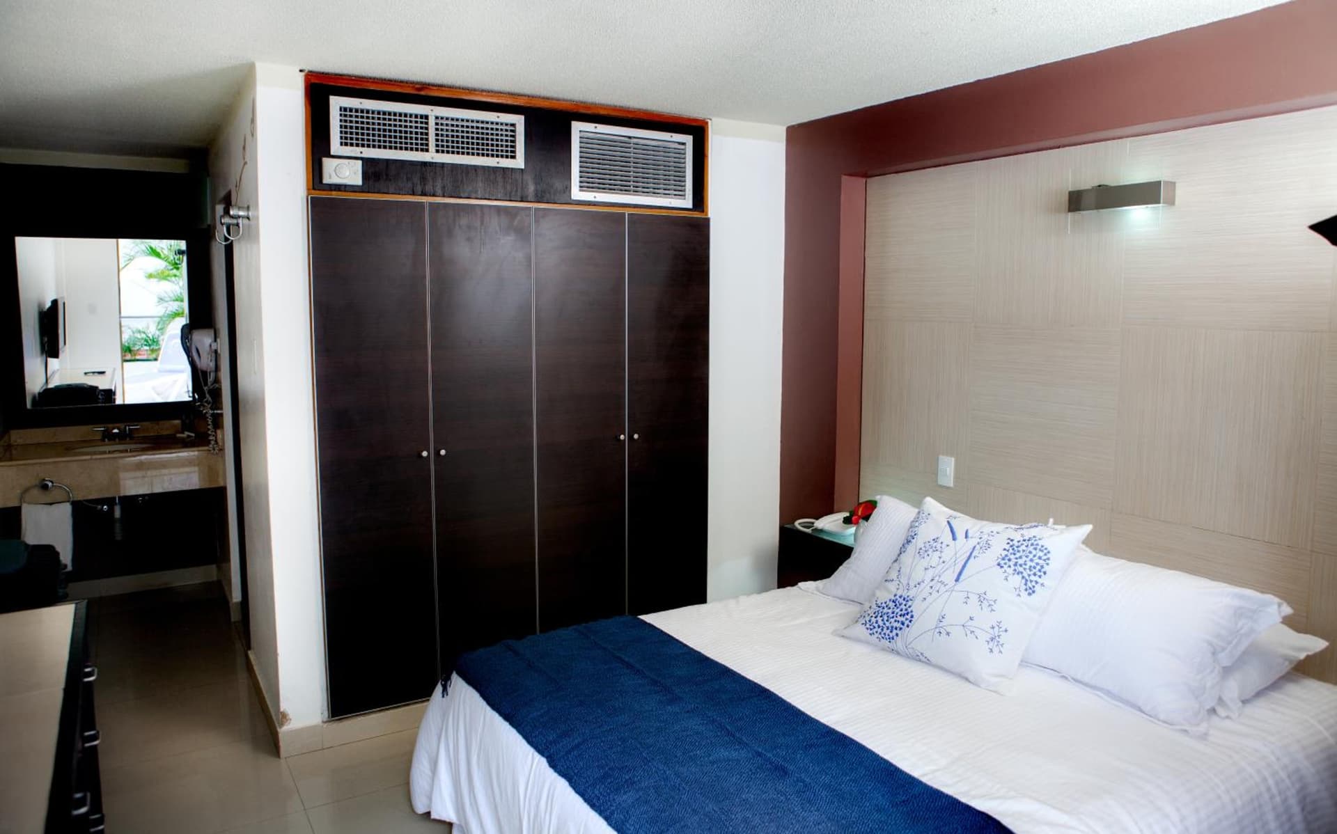 Hotel Margarita Dynasty - Photo 35