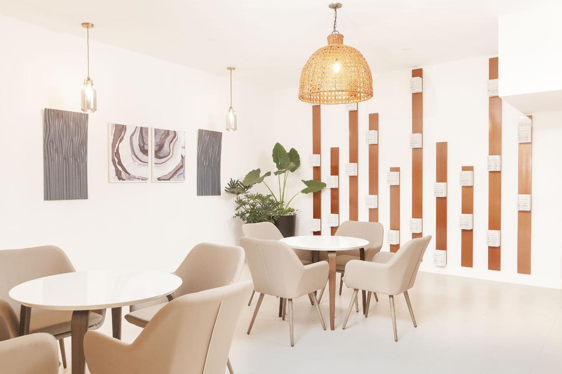 Cara Hotels Trinidad - Photo 2