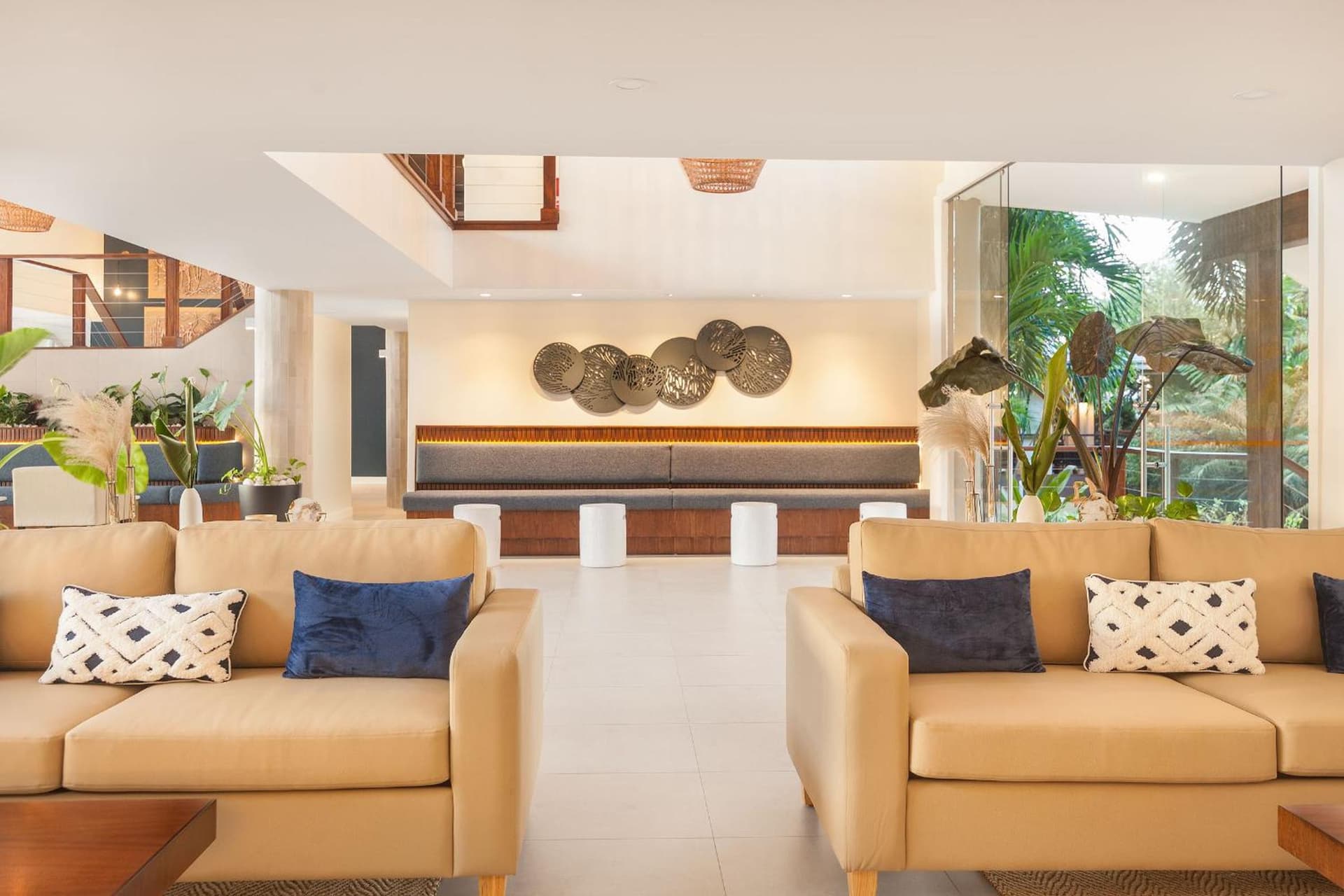 Cara Hotels Trinidad - Photo 4