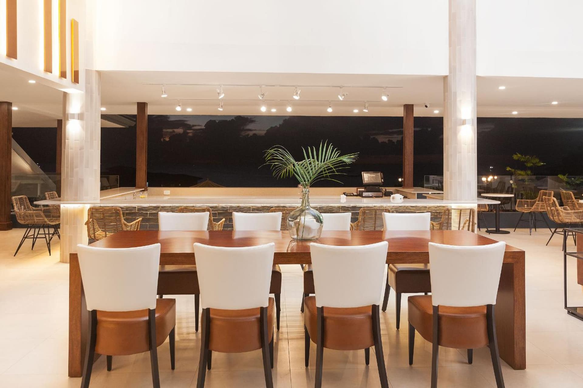 Cara Hotels Trinidad - Photo 10