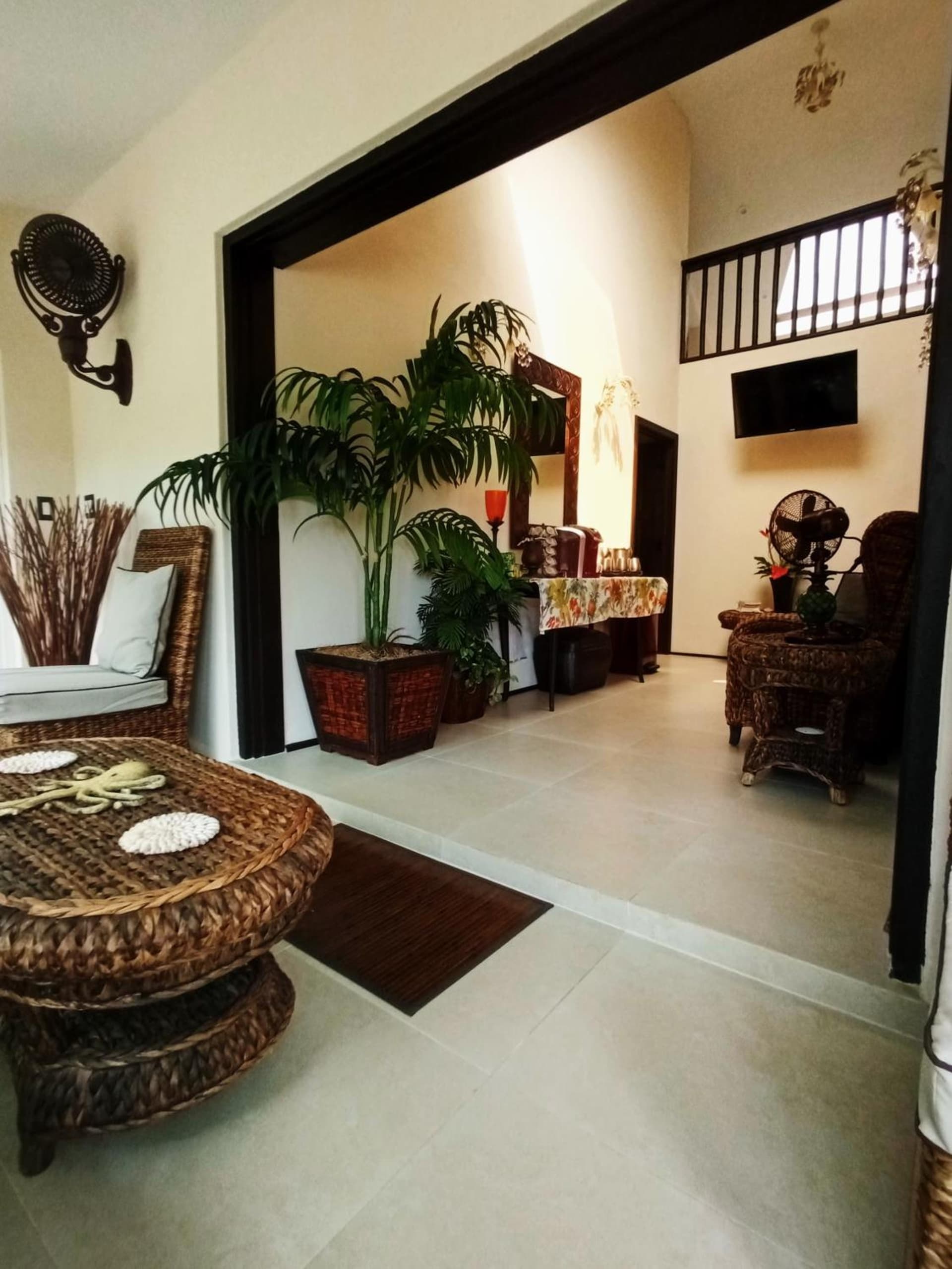 The Pilot House - Photo 8