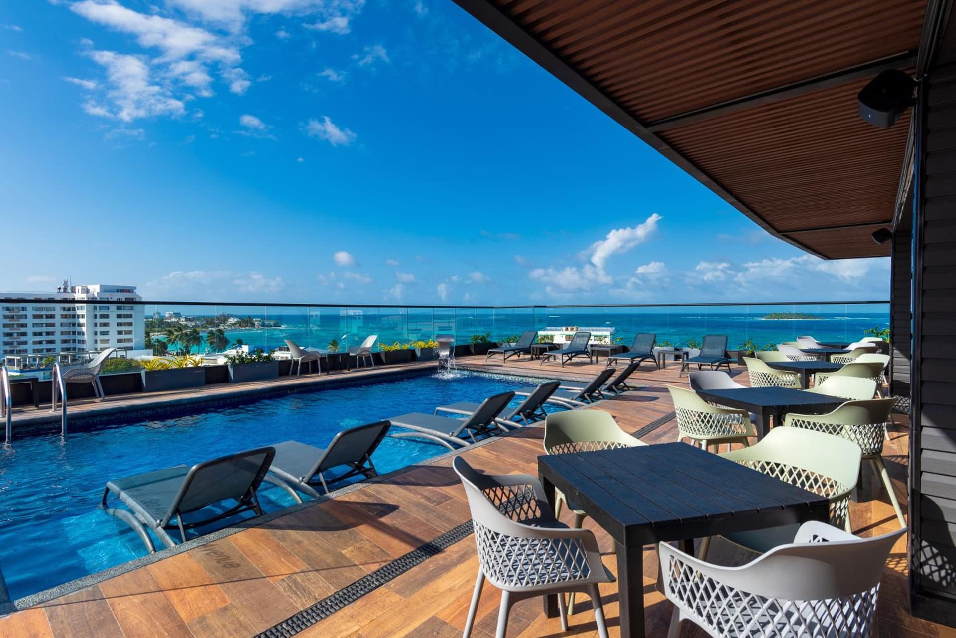 Sea Avenue Hotel - Photo 10