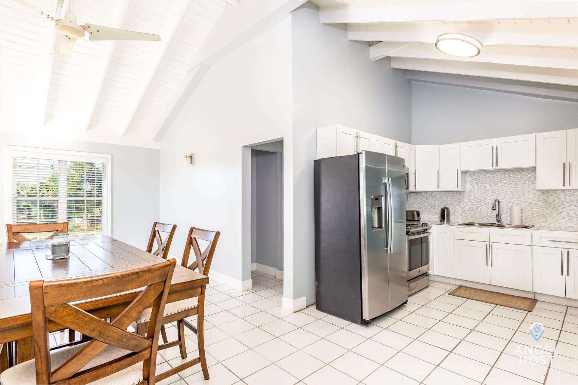 Bright and Roomie Bottle Creek Apartments - Photo 13