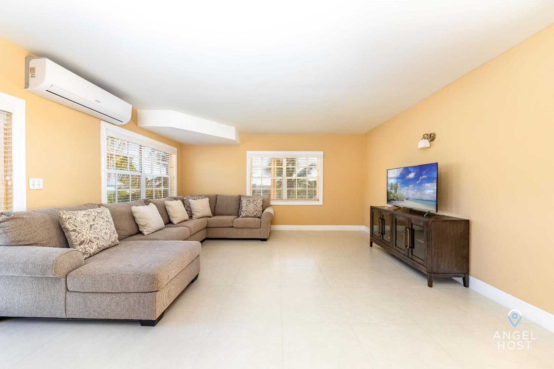 Bright and Roomie Bottle Creek Apartments - Photo 12