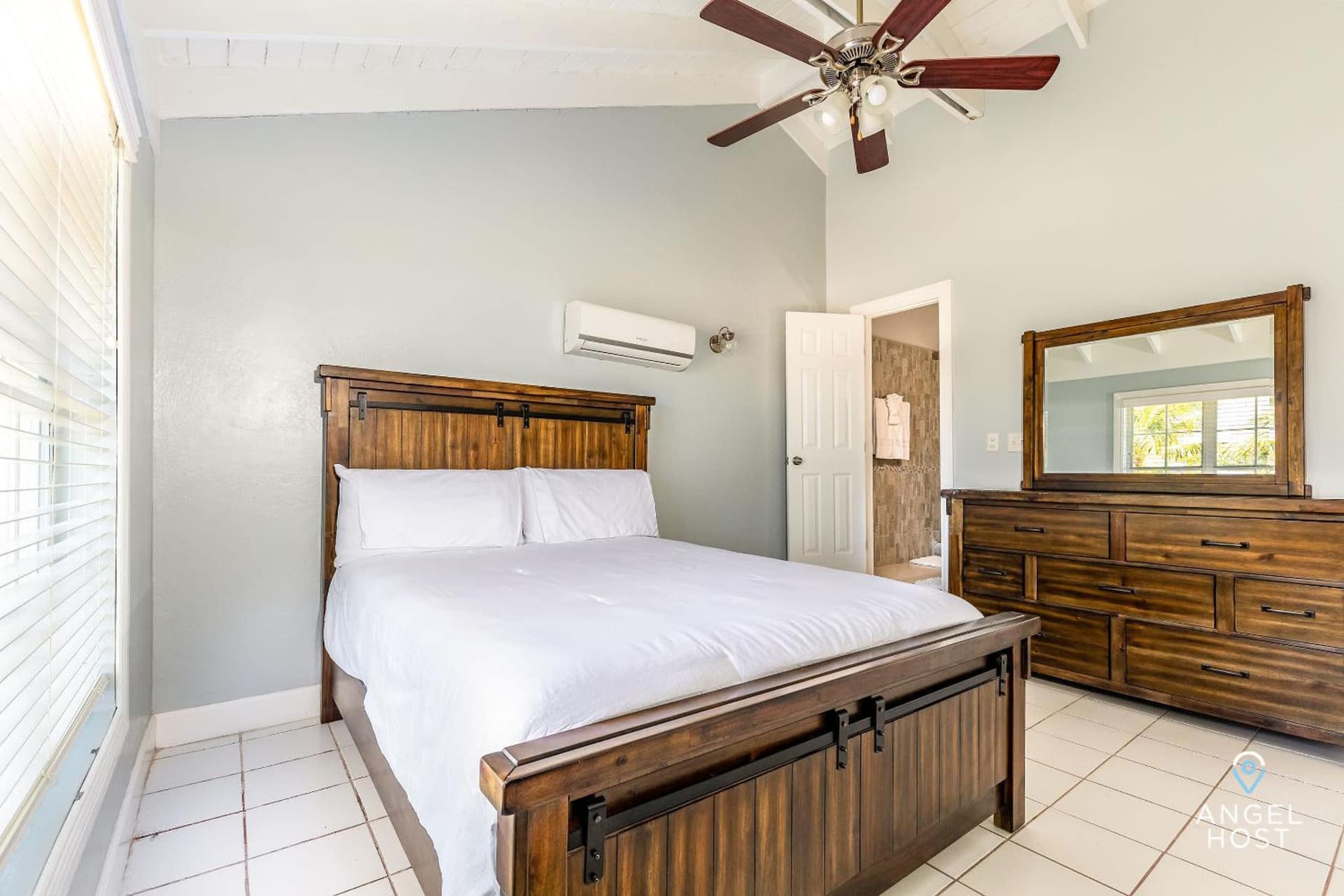 Bright and Roomie Bottle Creek Apartments - Photo 24