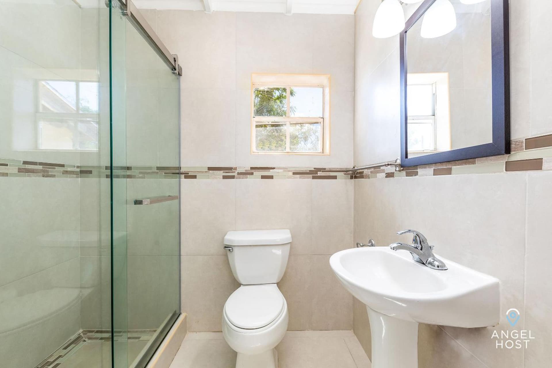 Bright and Roomie Bottle Creek Apartments - Photo 3