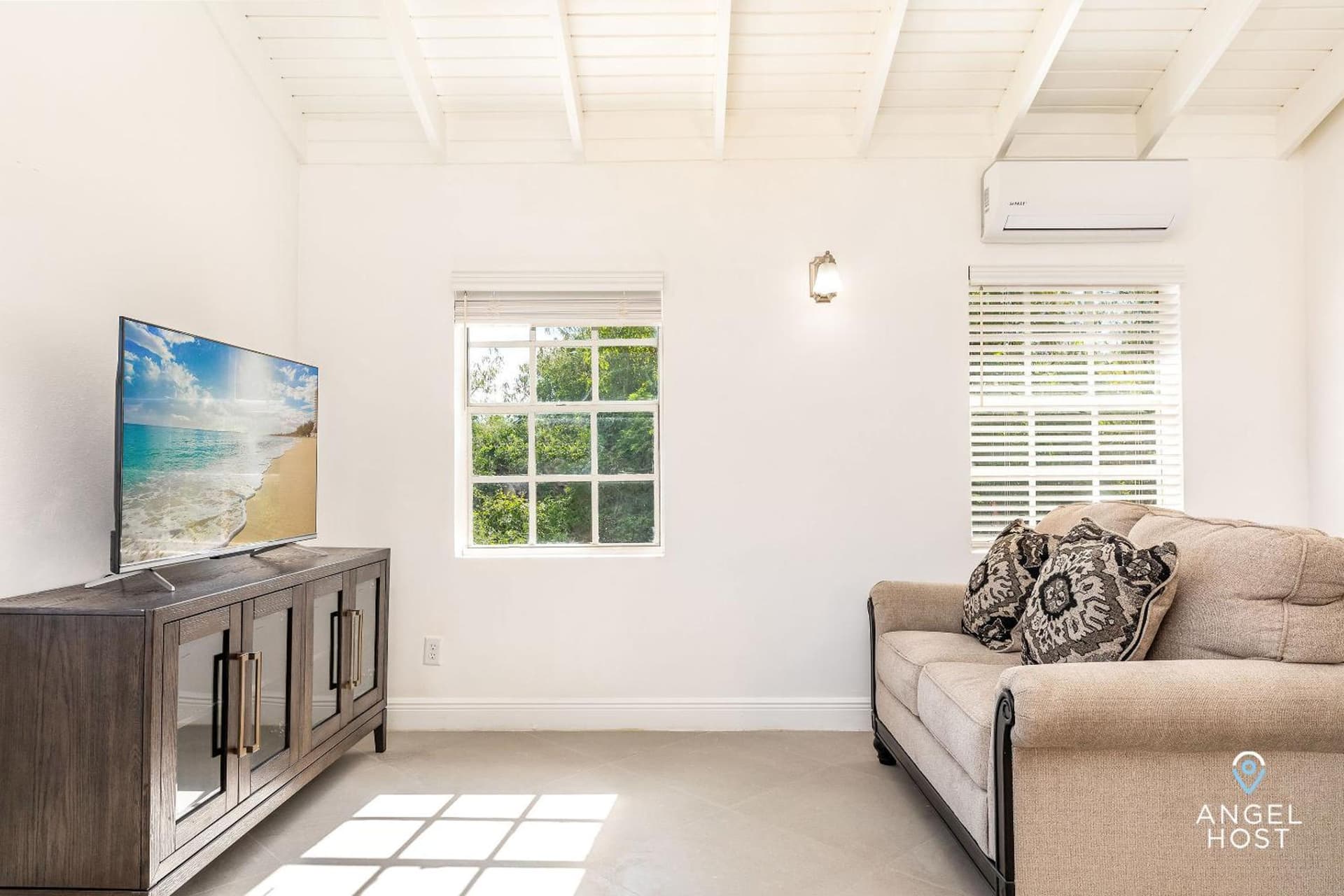 Bright and Roomie Bottle Creek Apartments - Photo 10