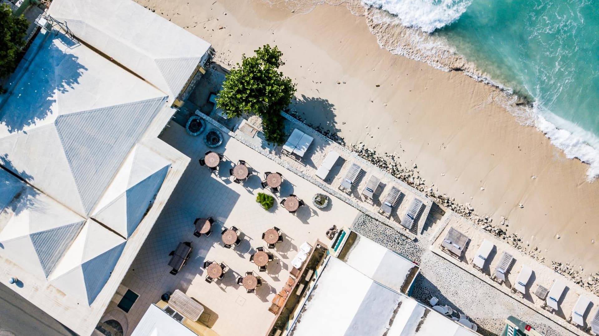 Sebastian's on the beach hotel - Photo 6