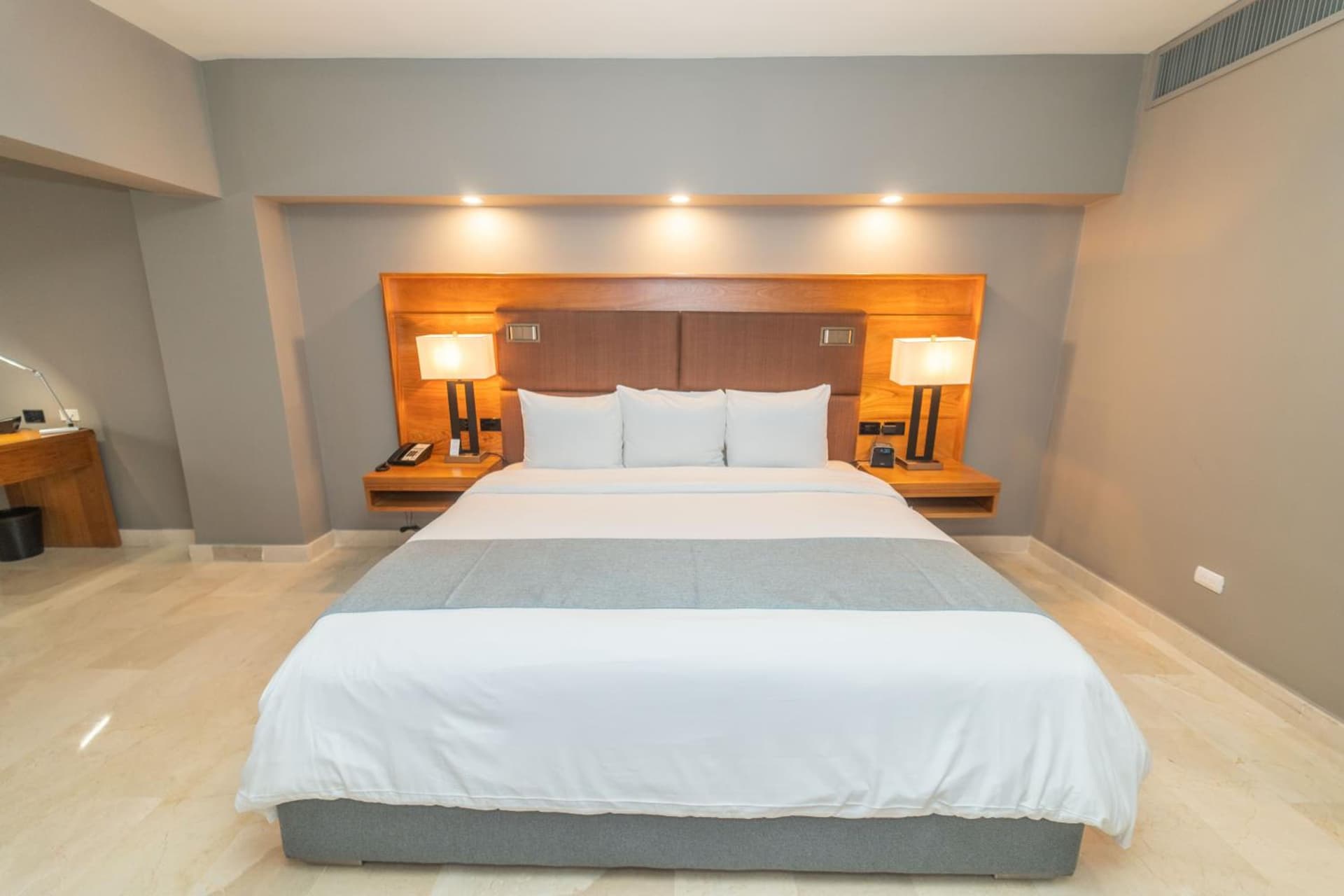 Radisson Hotel Santo Domingo - Photo 41