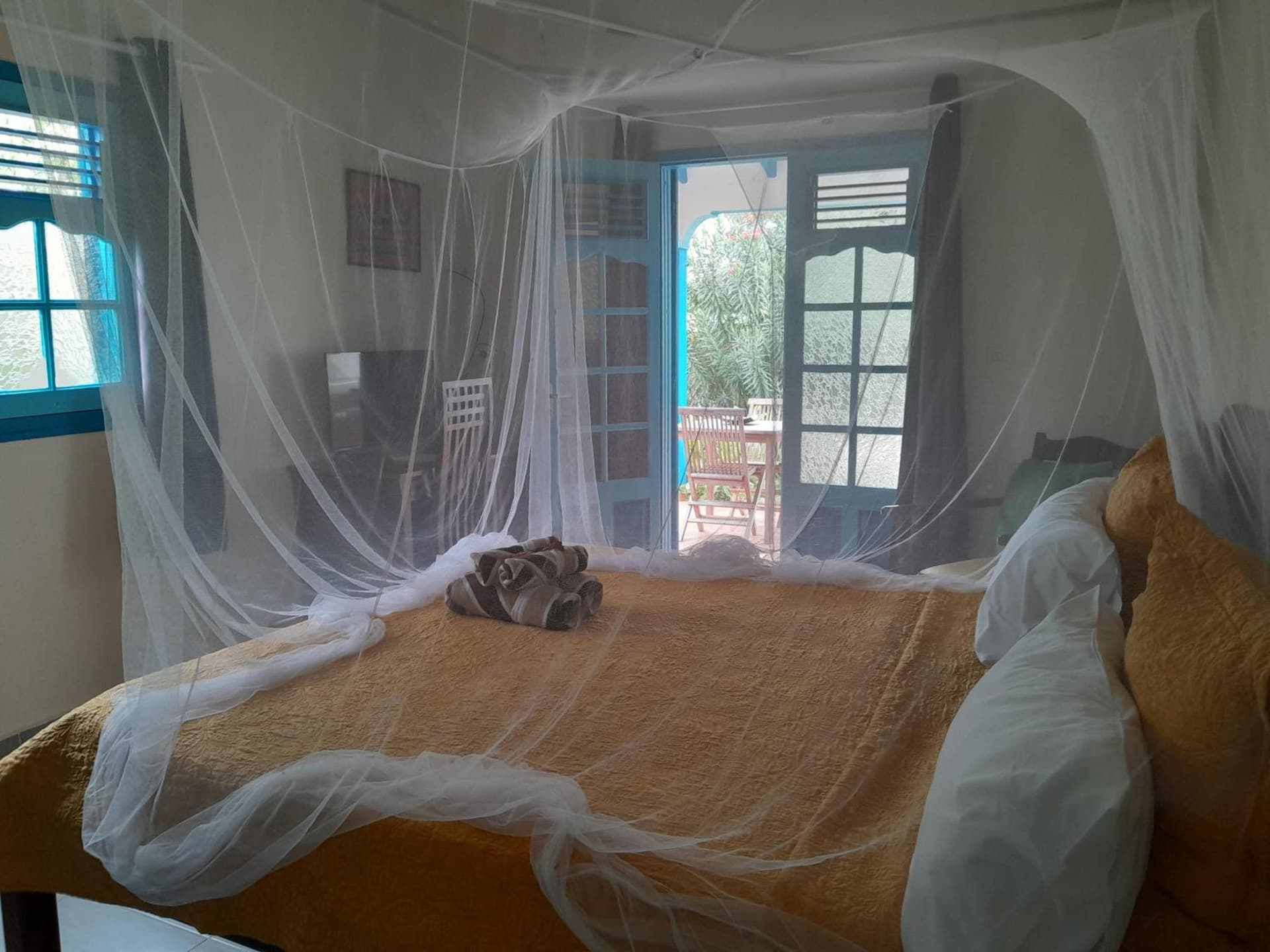 Au Village de Menard - Photo 2