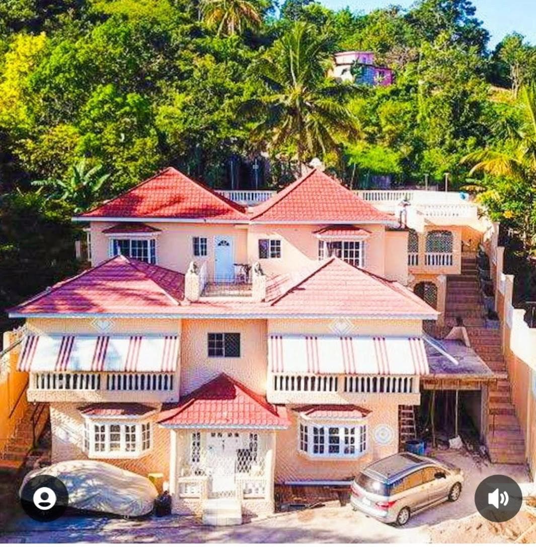 Lion’s View Bed & Breakfast - Photo 1