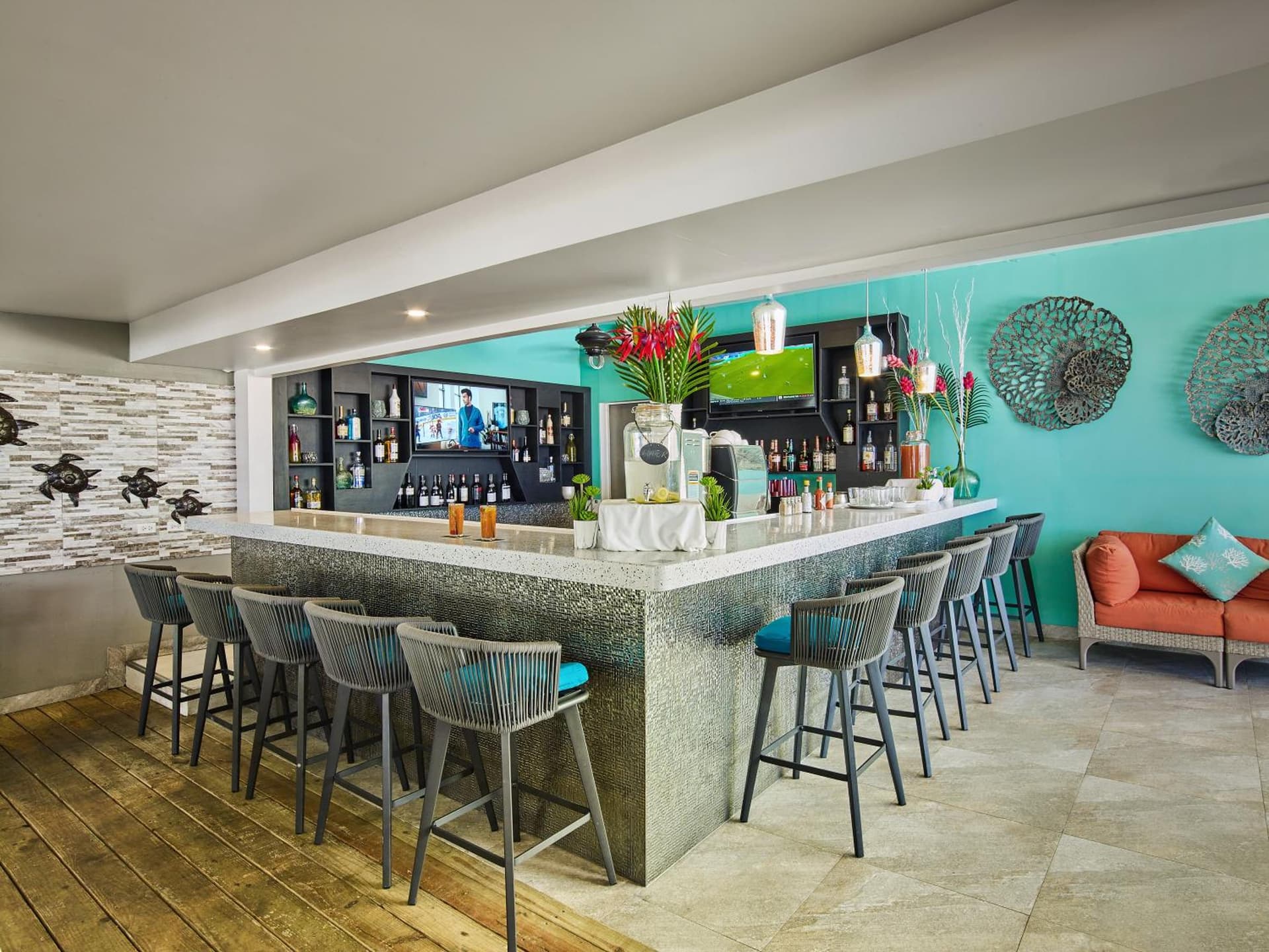 Coconut Court Beach Hotel - Photo 13