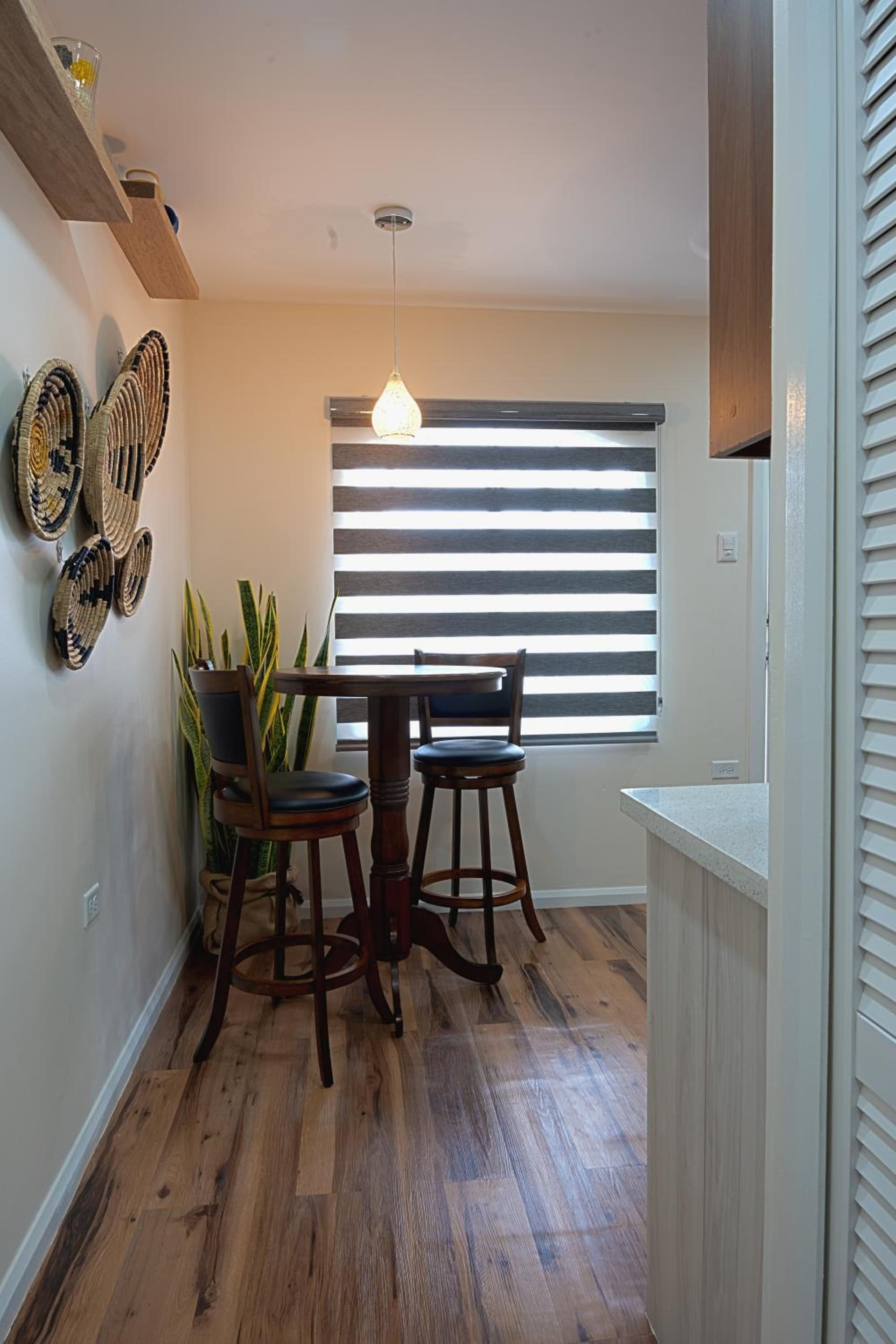 The Cozy Condo - A Modern Retreat - Photo 16