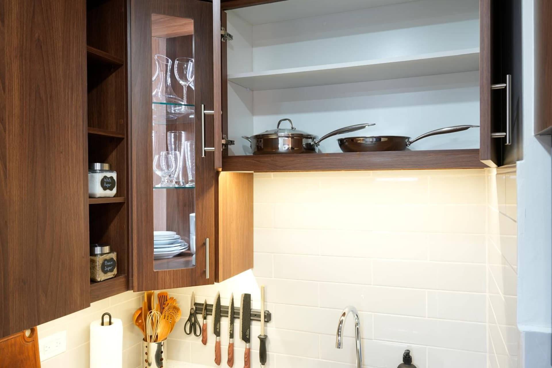 The Cozy Condo - A Modern Retreat - Photo 2