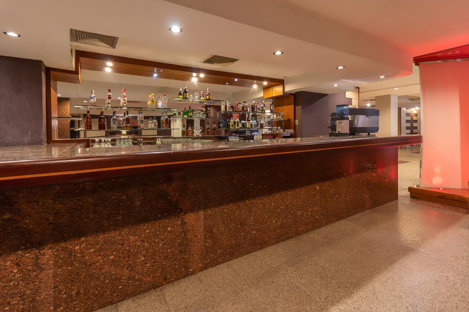 Hotel Faranda Express Puerta del Sol Porlamar - Photo 8