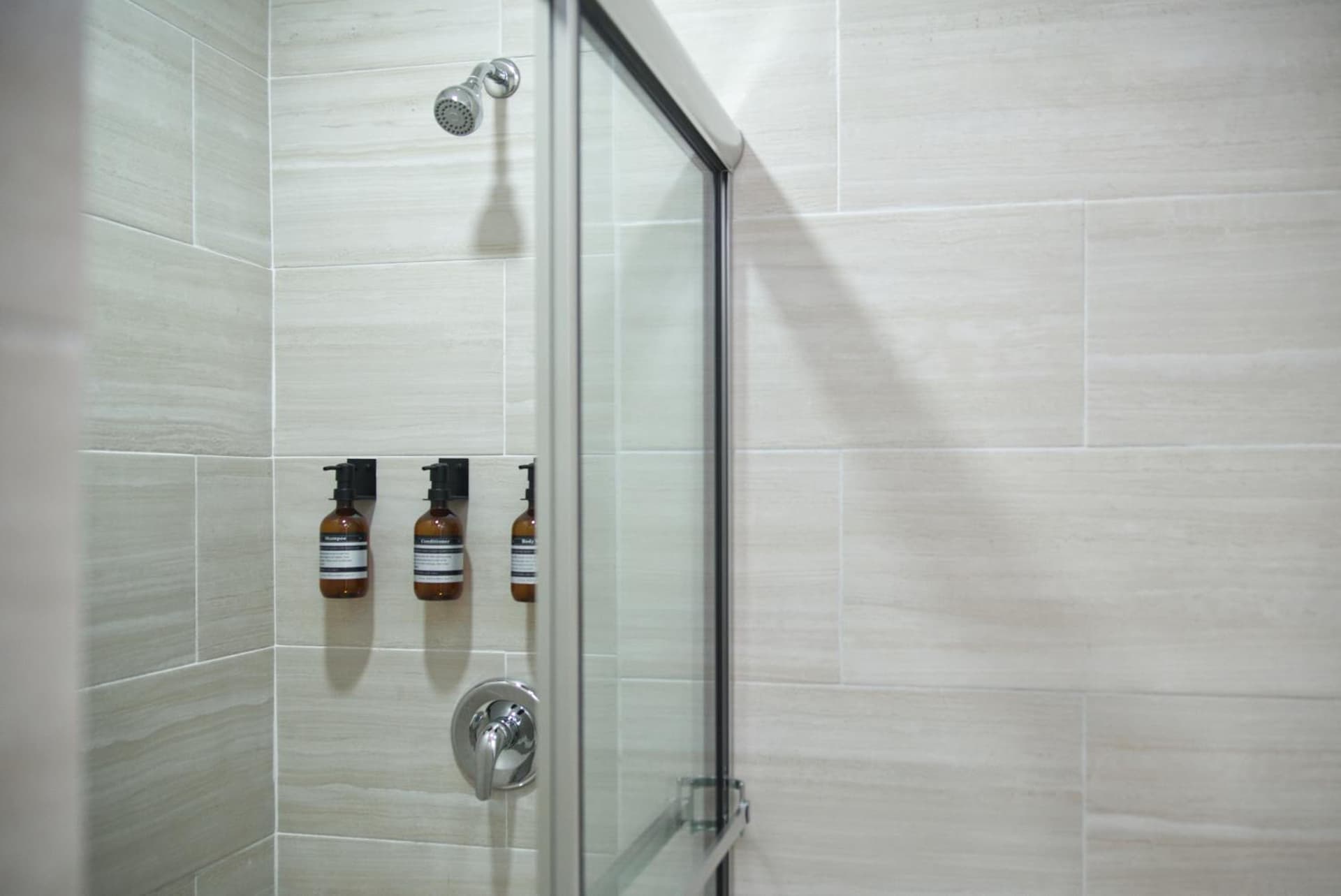 The Cozy Condo - A Modern Retreat - Photo 35