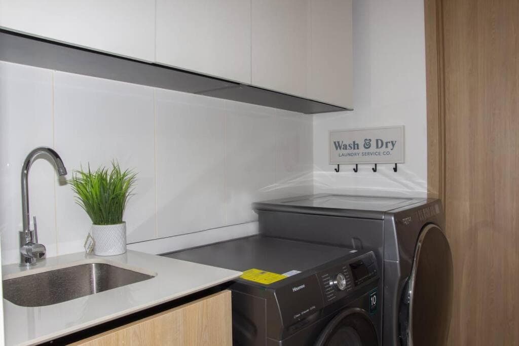 Brand new, with private Jacuzzi - Photo 29