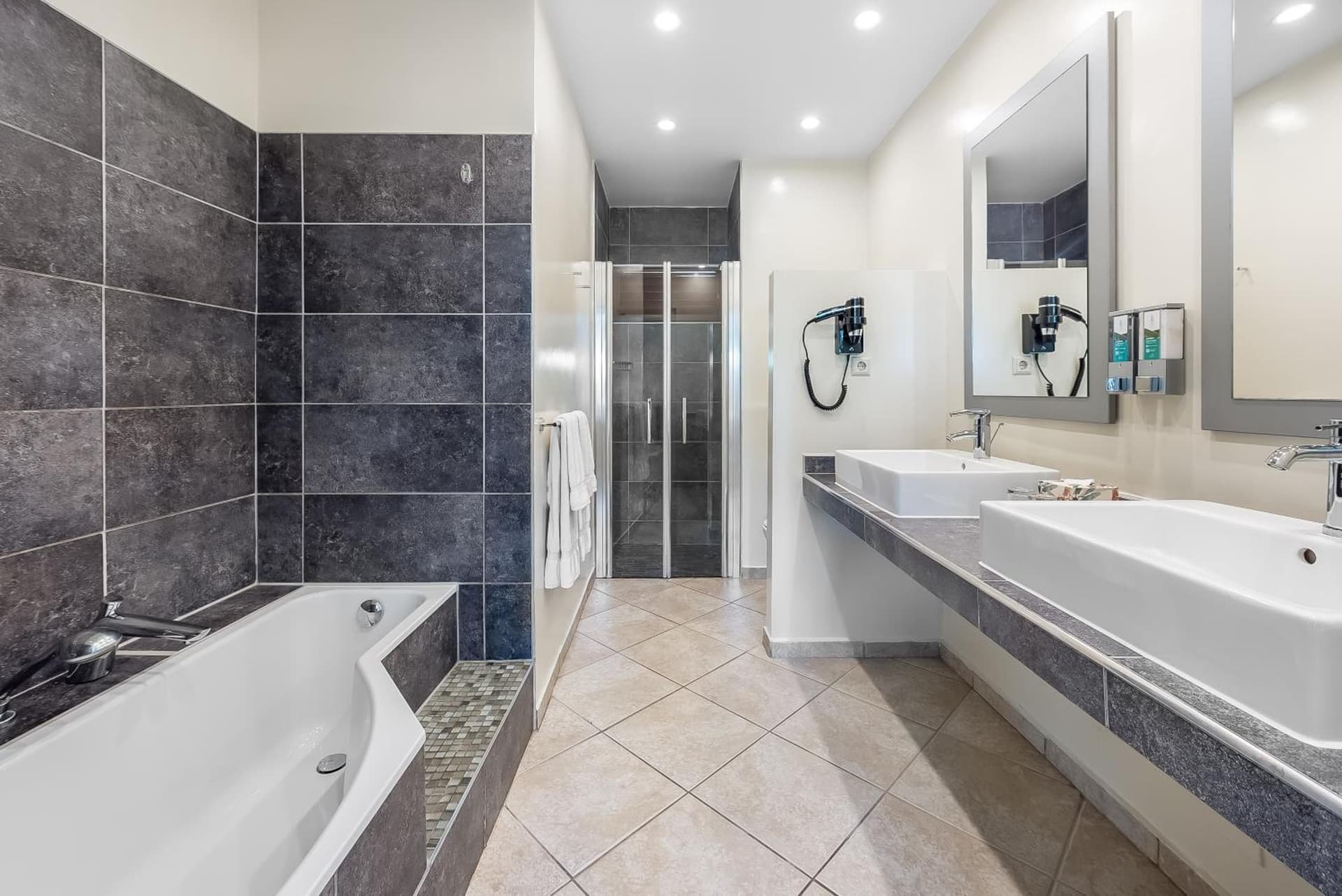 LionsDive Beach Resort - Photo 67