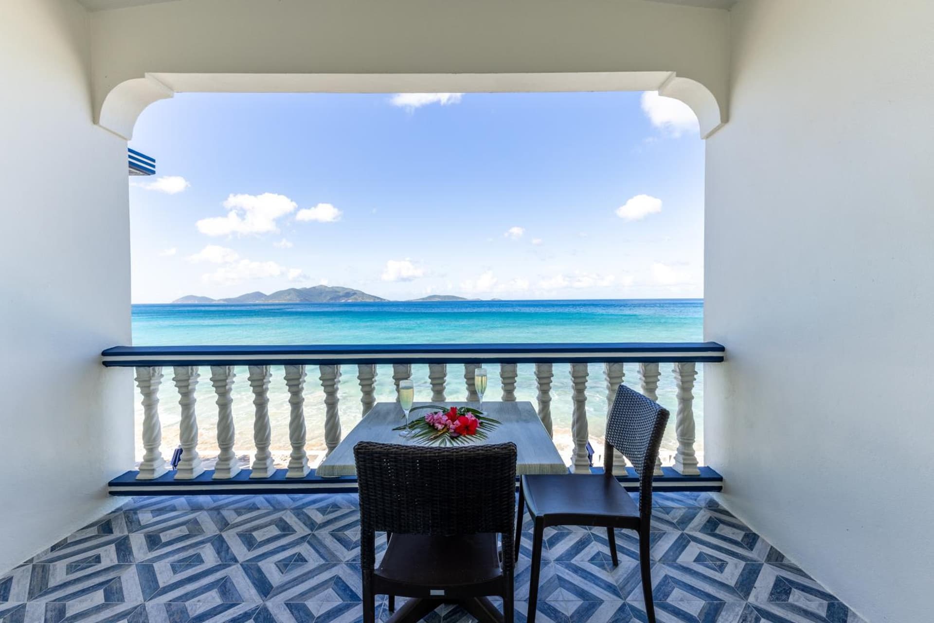 Sebastian's on the beach hotel - Photo 43