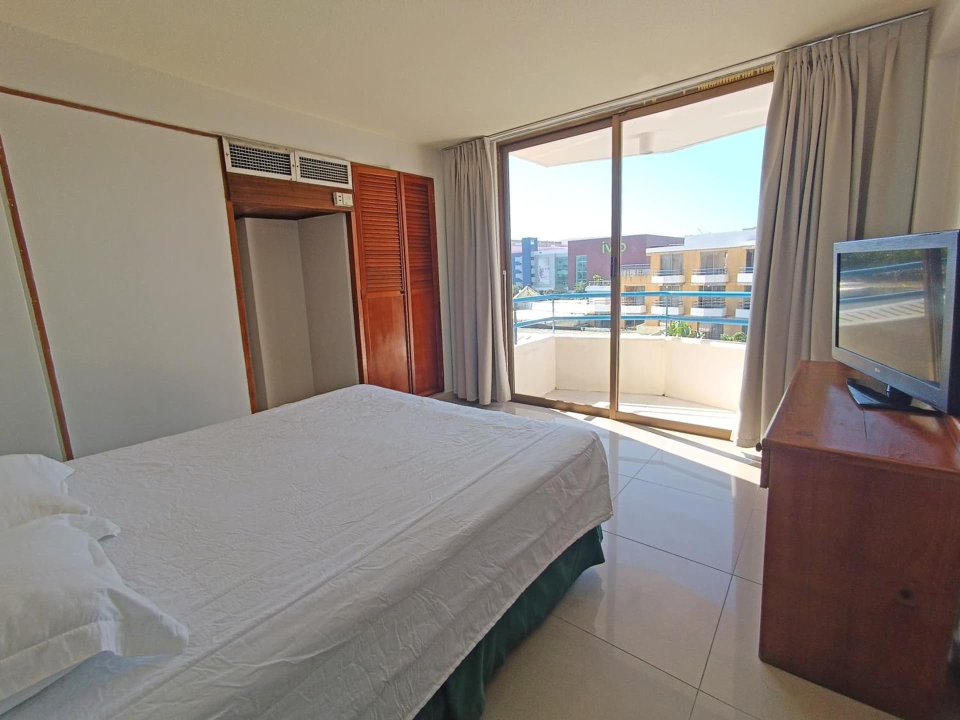 Hotel Margarita Dynasty - Photo 52