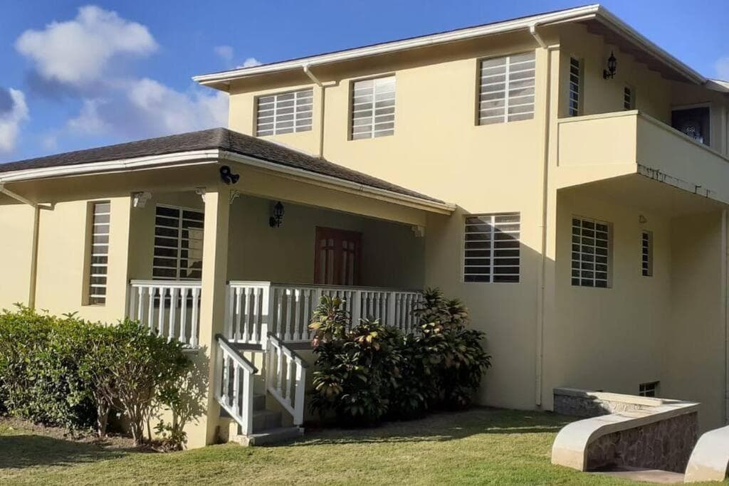 Luxury Spacious Villa with Aircon and Pool Table - Photo 10