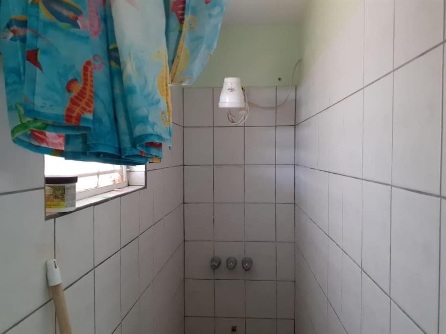 Modern North Side Hideaway with Aircon - Photo 8