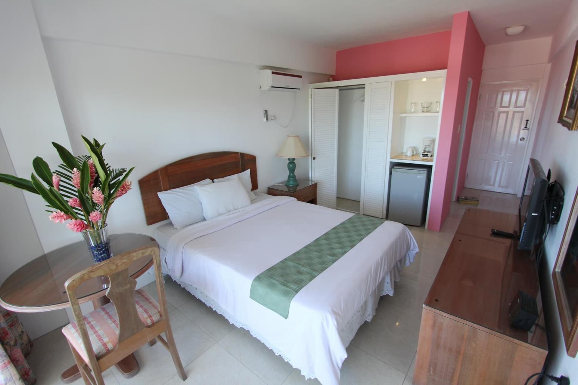 Match Resort - Photo 5