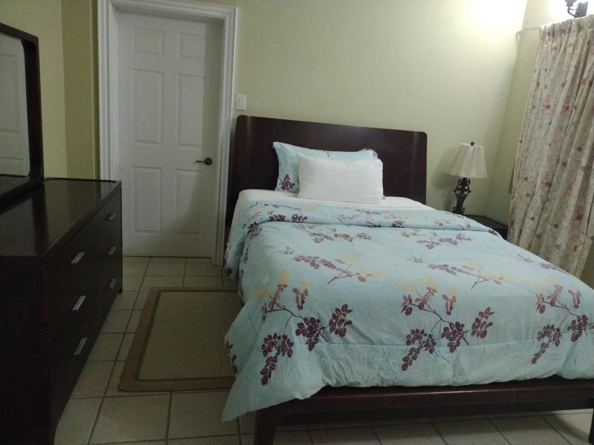 Luxury Spacious Villa with Aircon and Pool Table - Photo 7