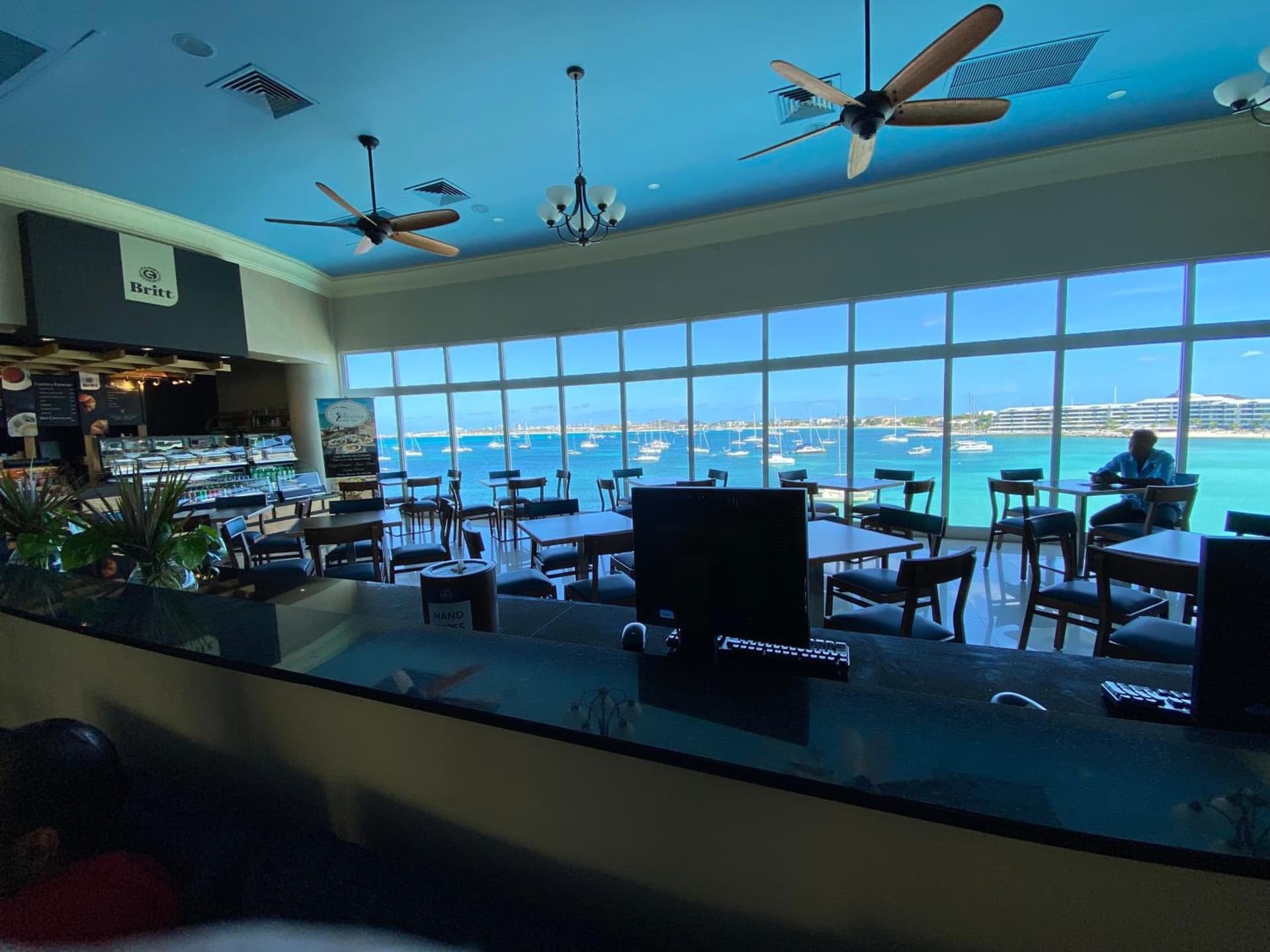 Simpson Bay Resort Marina & Spa - Photo 10