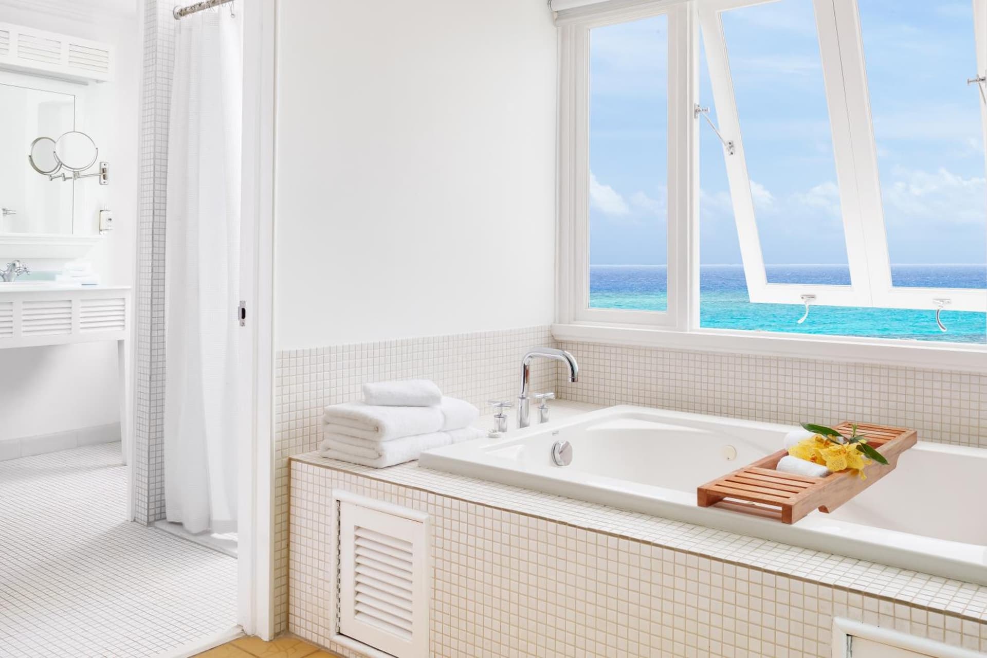 Couples Tower Isle - Photo 20