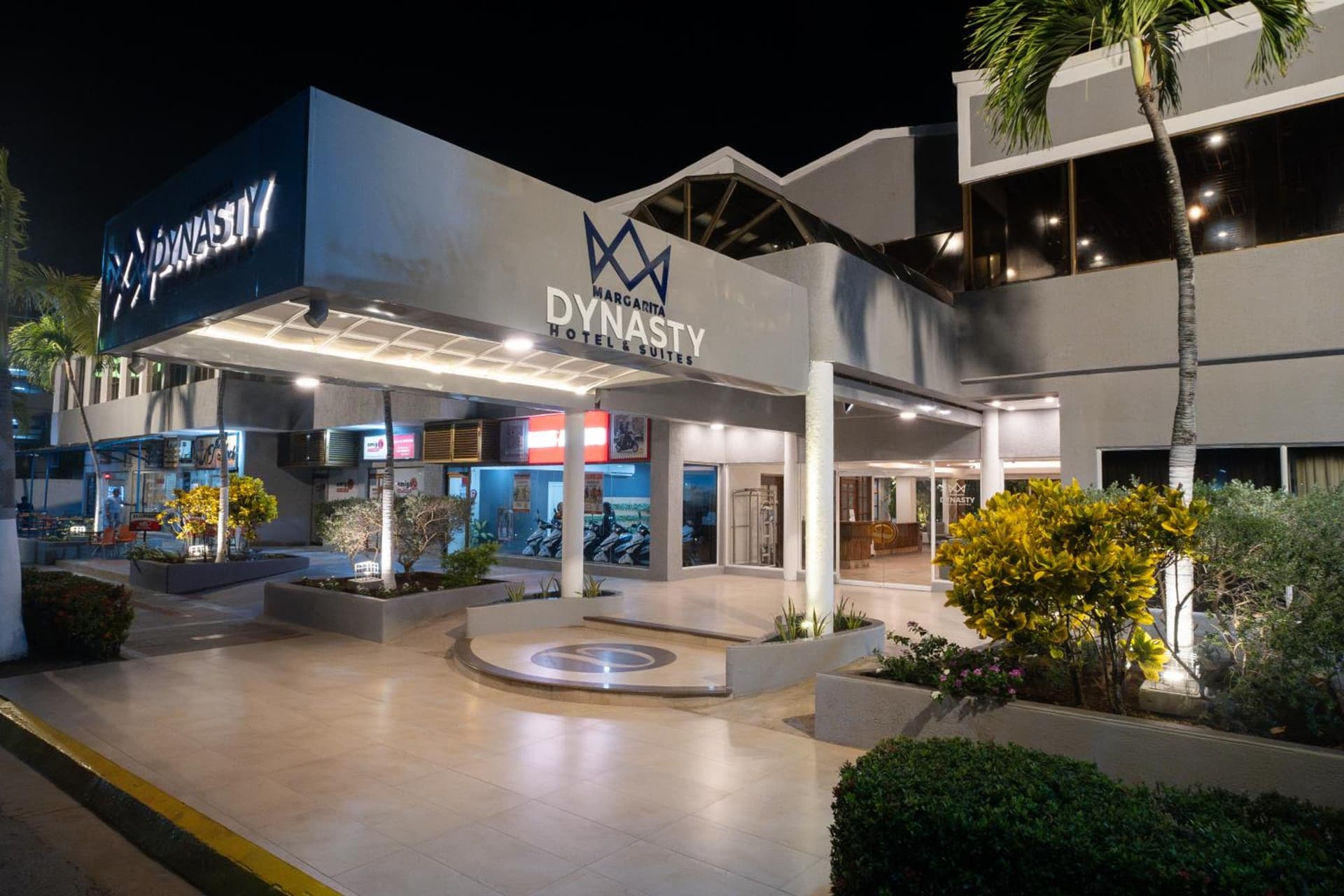 Hotel Margarita Dynasty - Photo 1